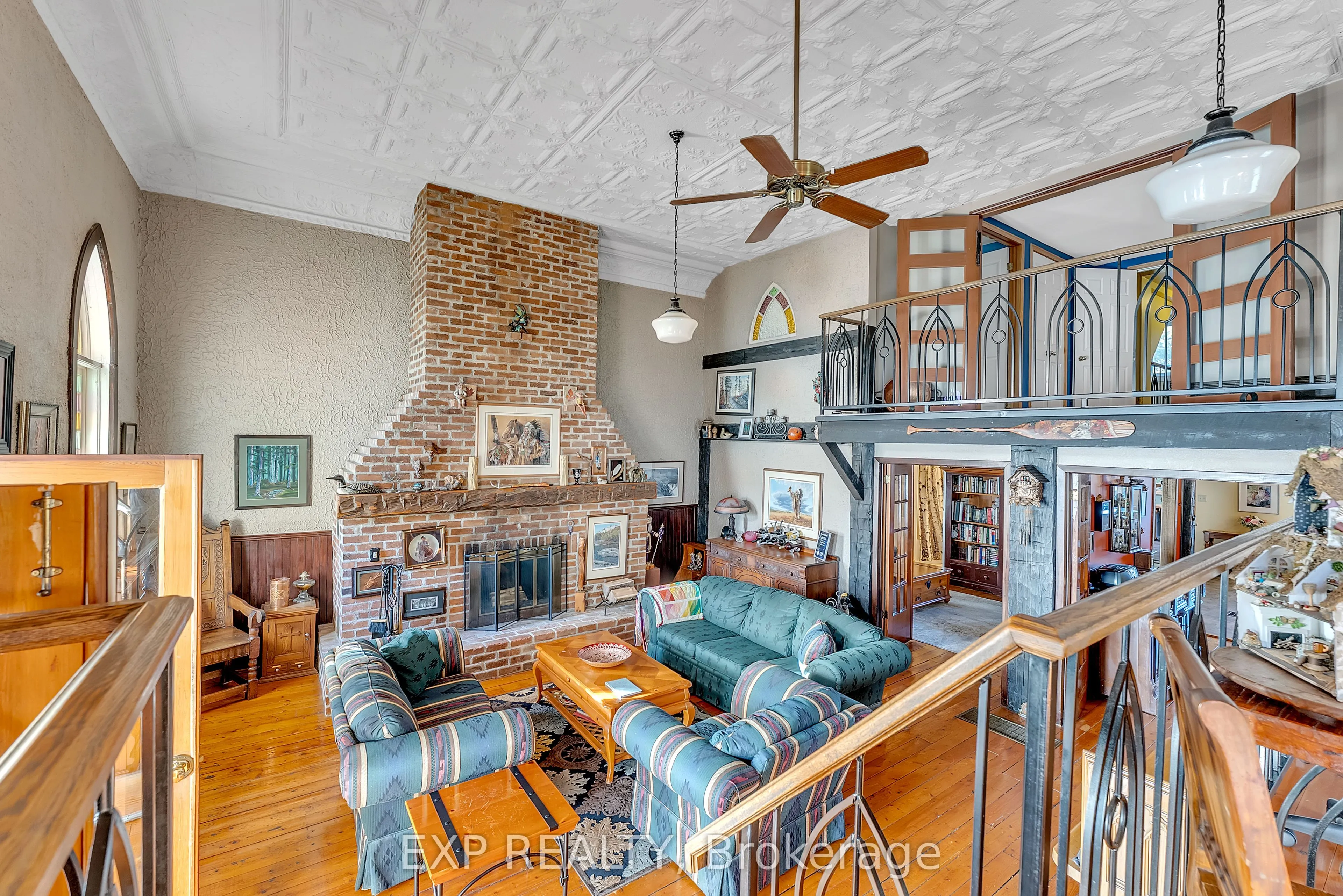 18630 Loyalist Parkway