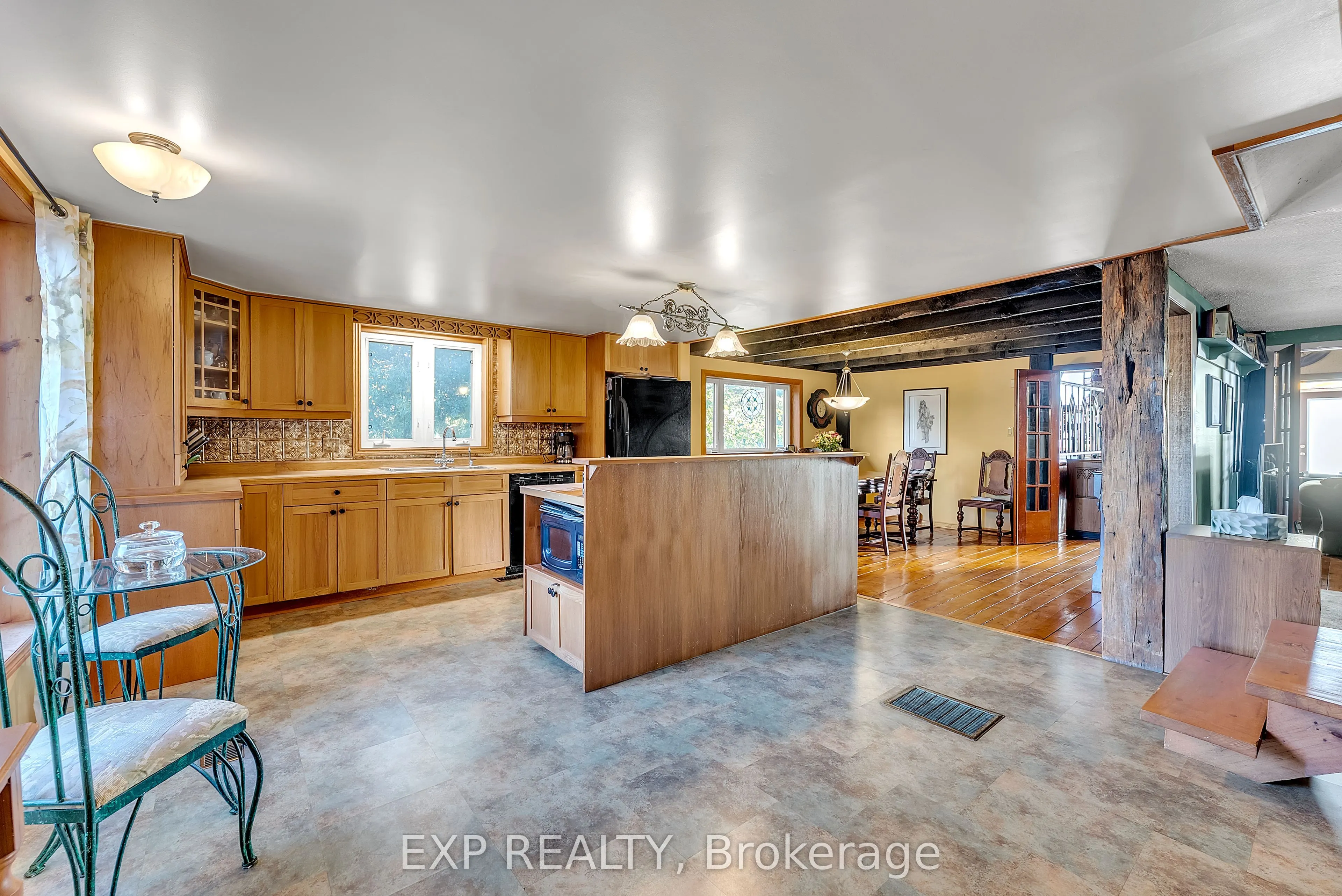 18630 Loyalist Parkway