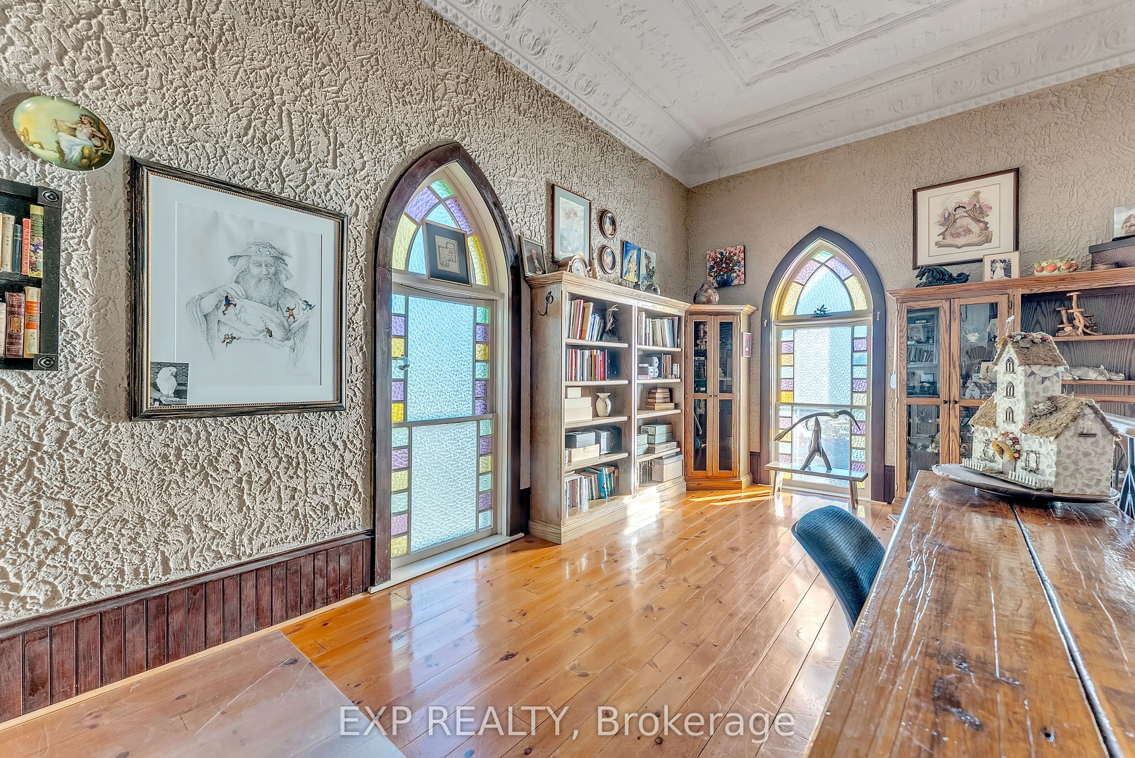 18630 Loyalist Parkway