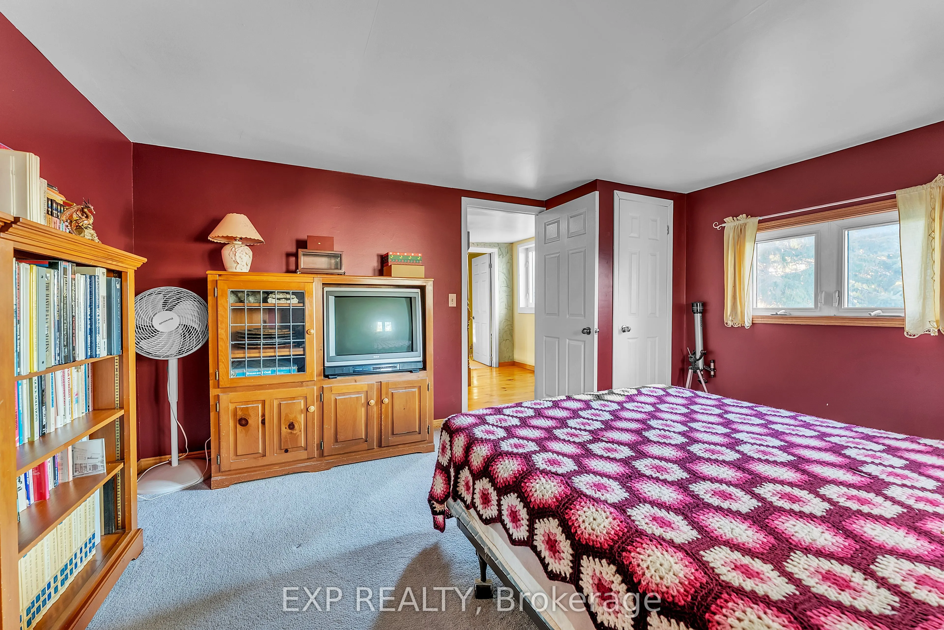 18630 Loyalist Parkway