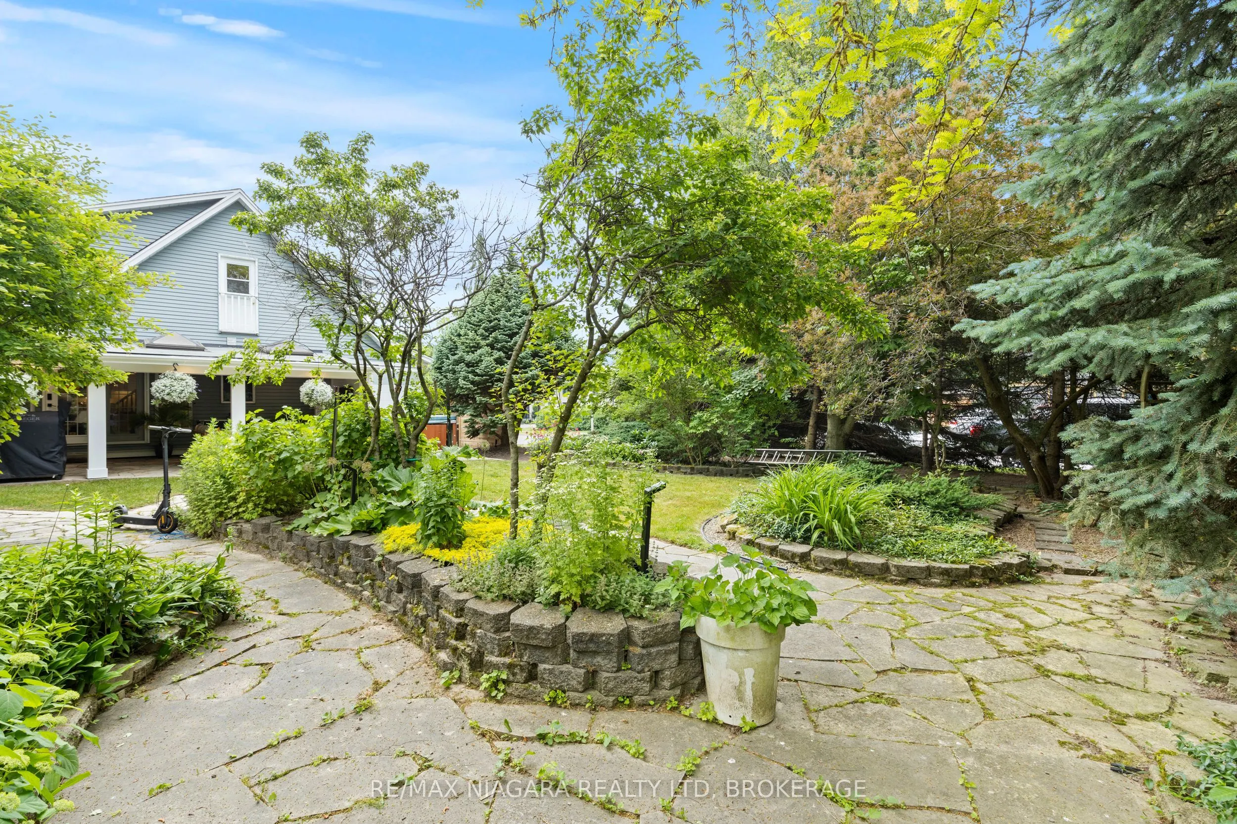 202 Anne Street
