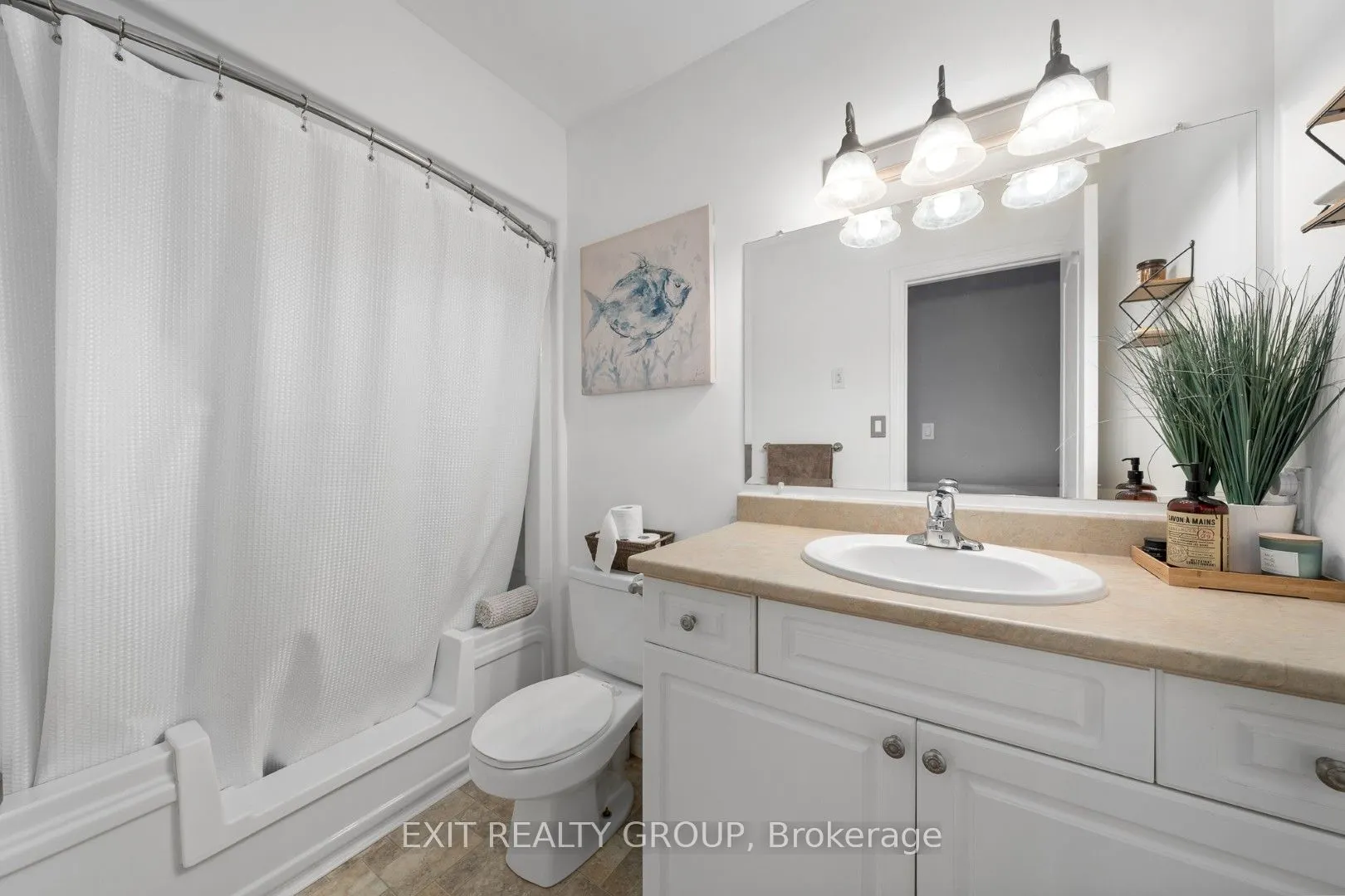 37 Lakebreeze Court, #B3