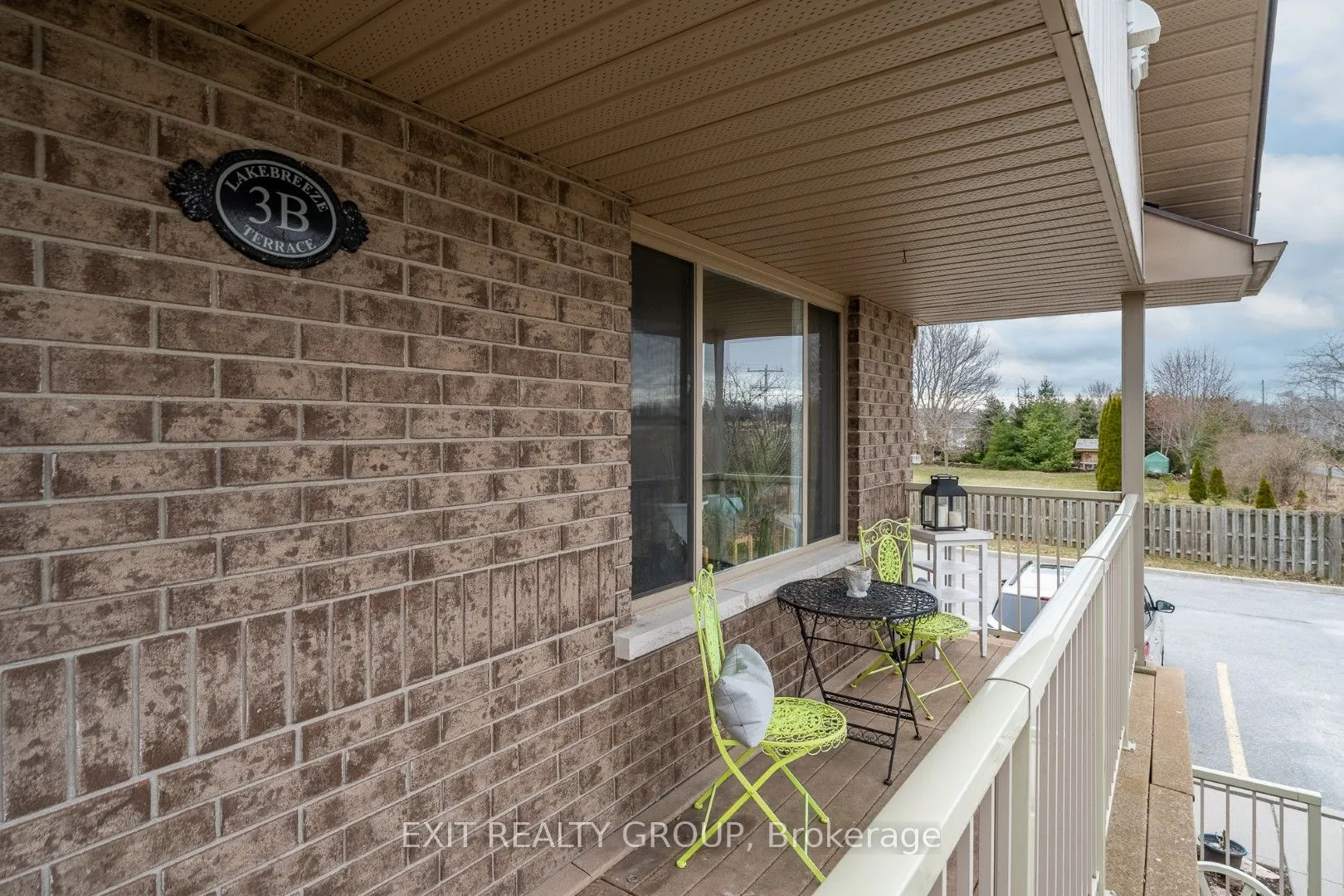 37 Lakebreeze Court, #B3