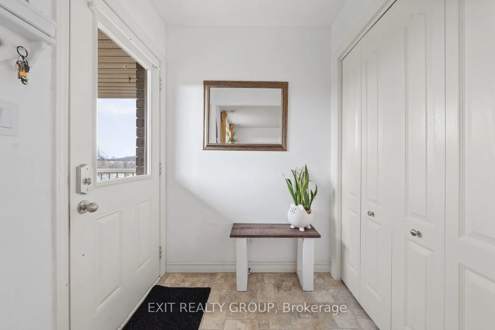 37 Lakebreeze Court, #B3