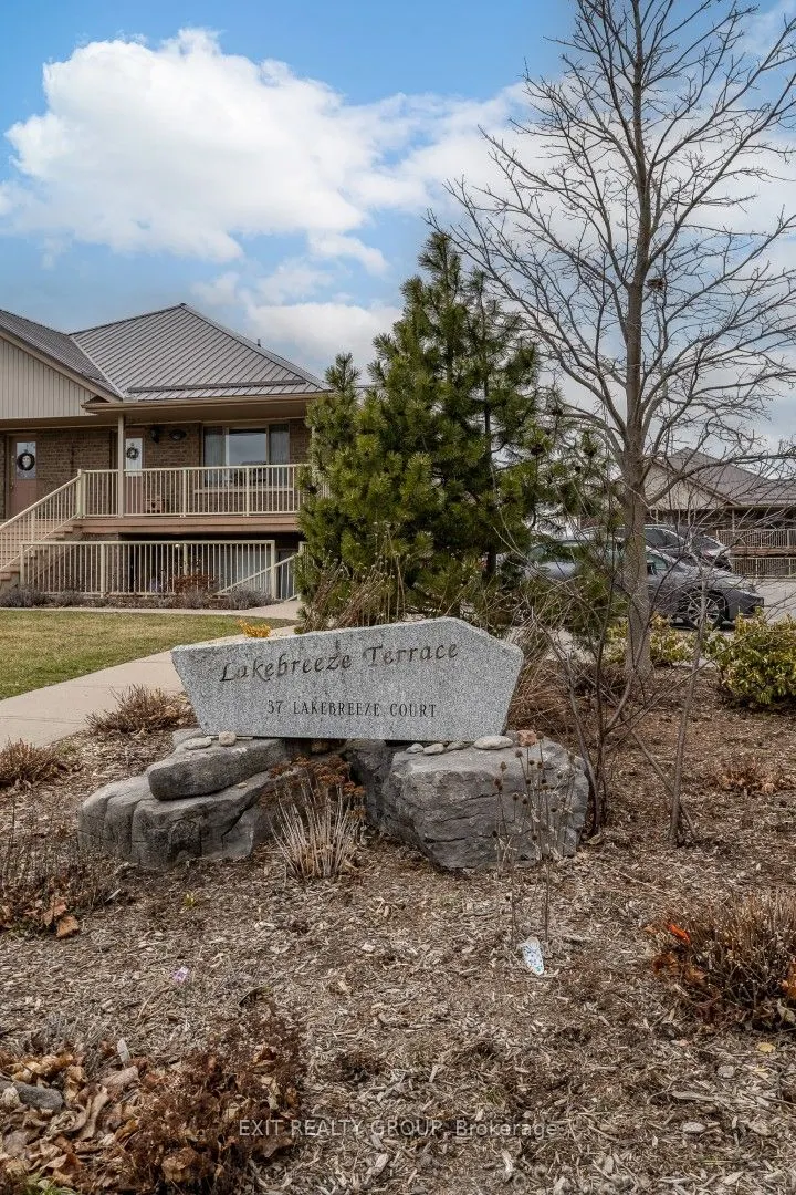 37 Lakebreeze Court, #B3