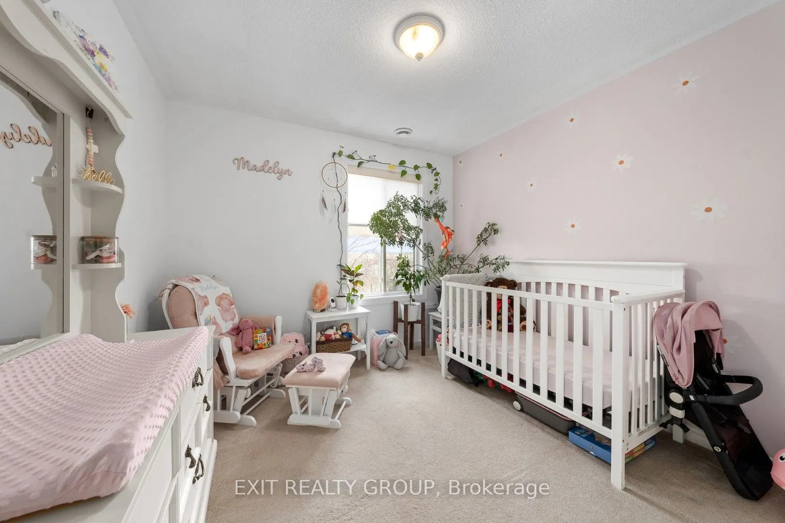 37 Lakebreeze Court, #B3