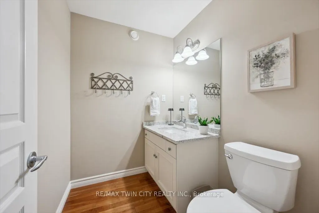 572 Falconridge Crescent