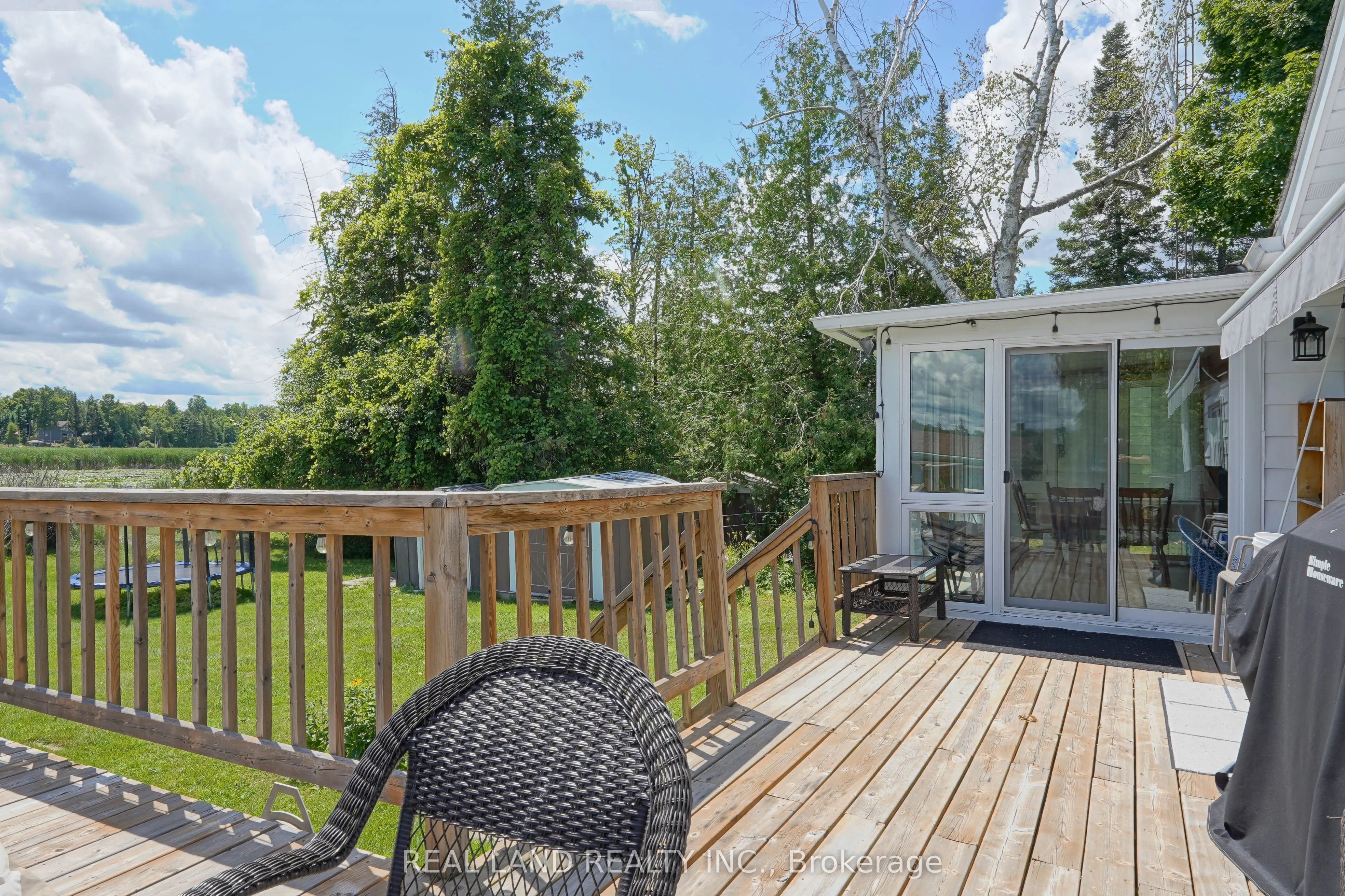 21 Marilyn Crescent
