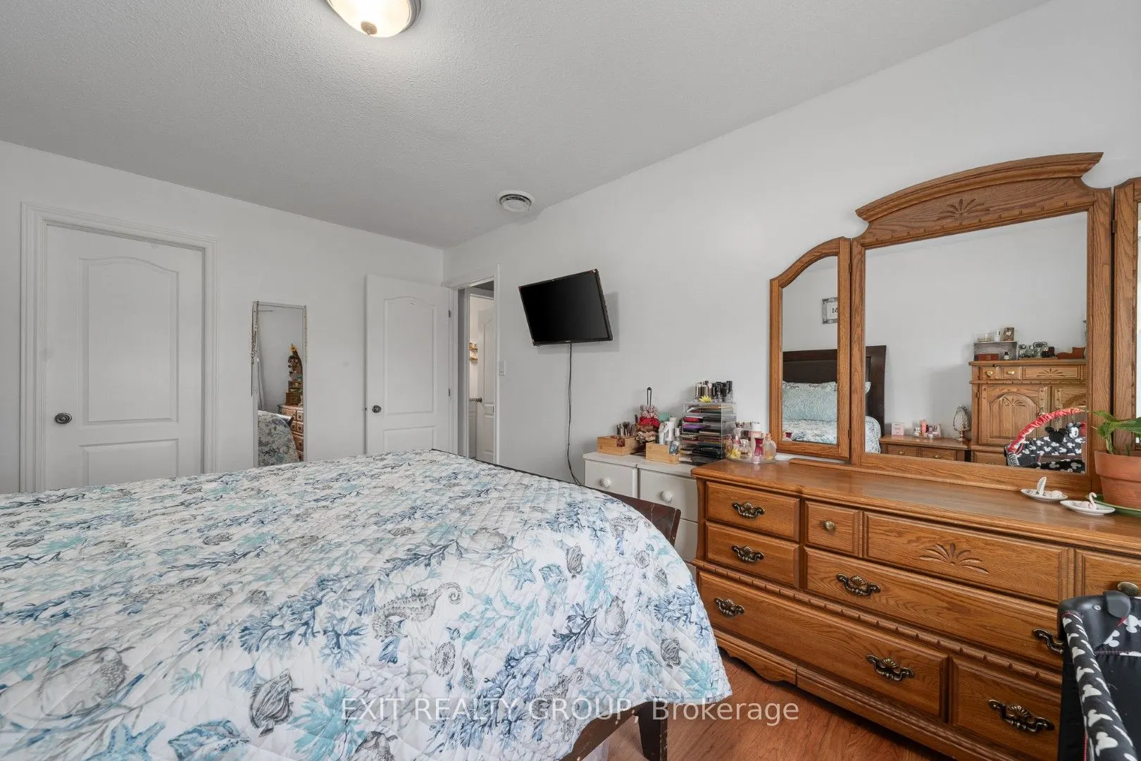 37 Lakebreeze Court, ##3B