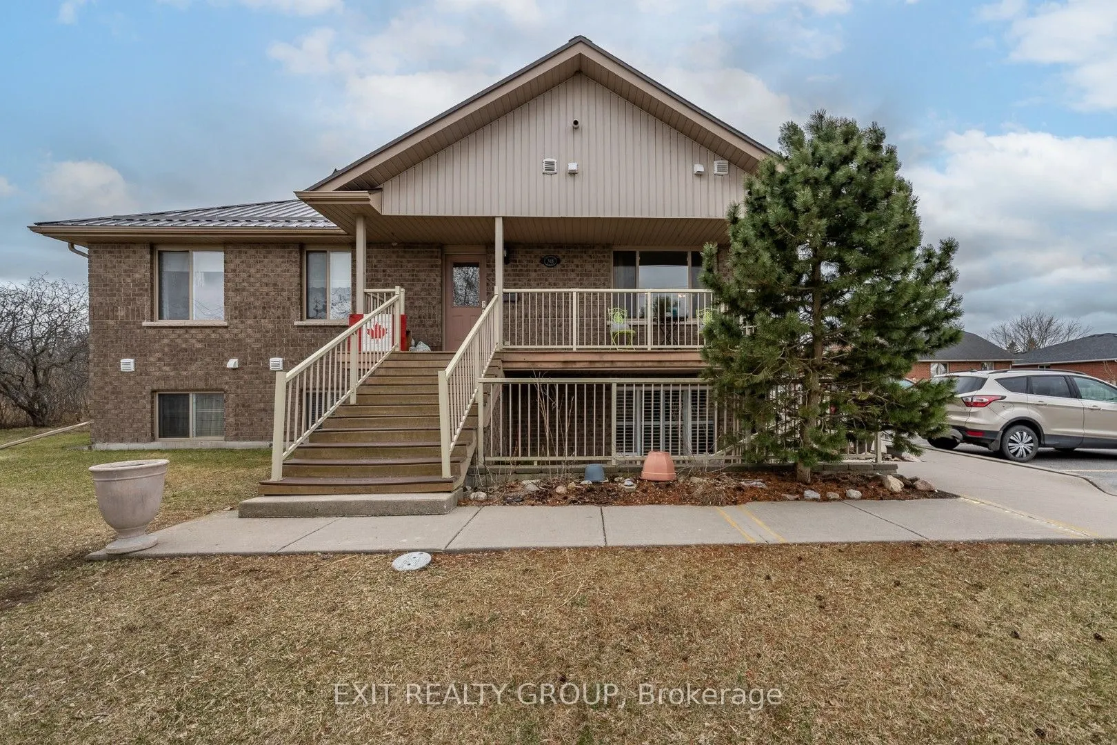 37 Lakebreeze Court, ##3B