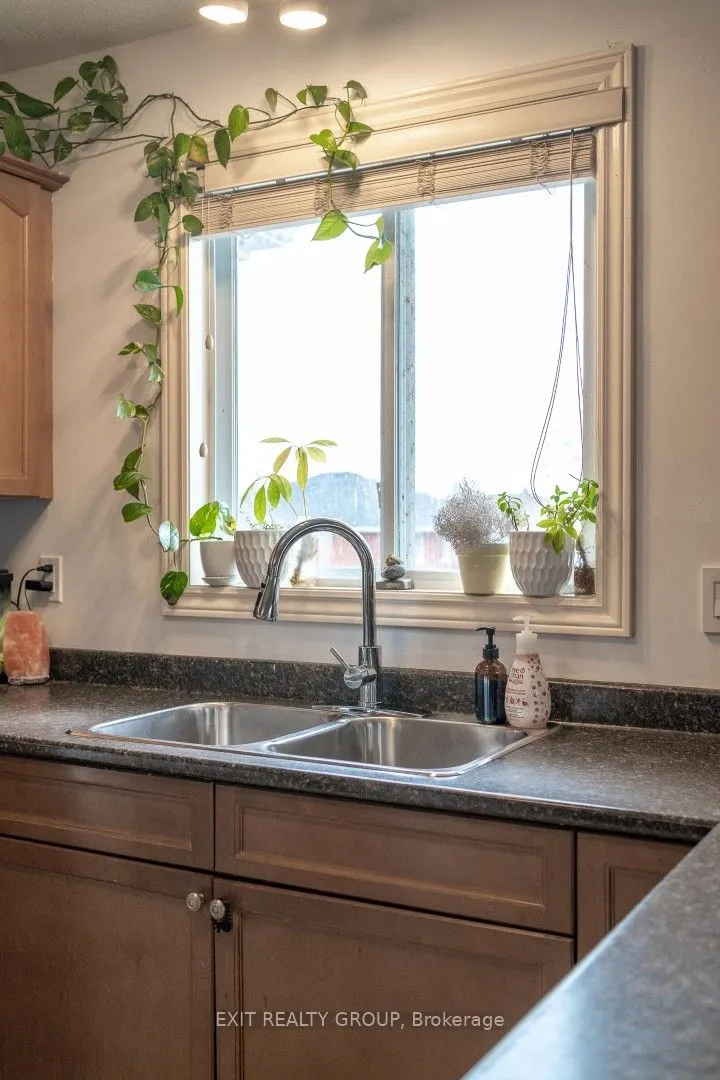37 Lakebreeze Court, ##3B
