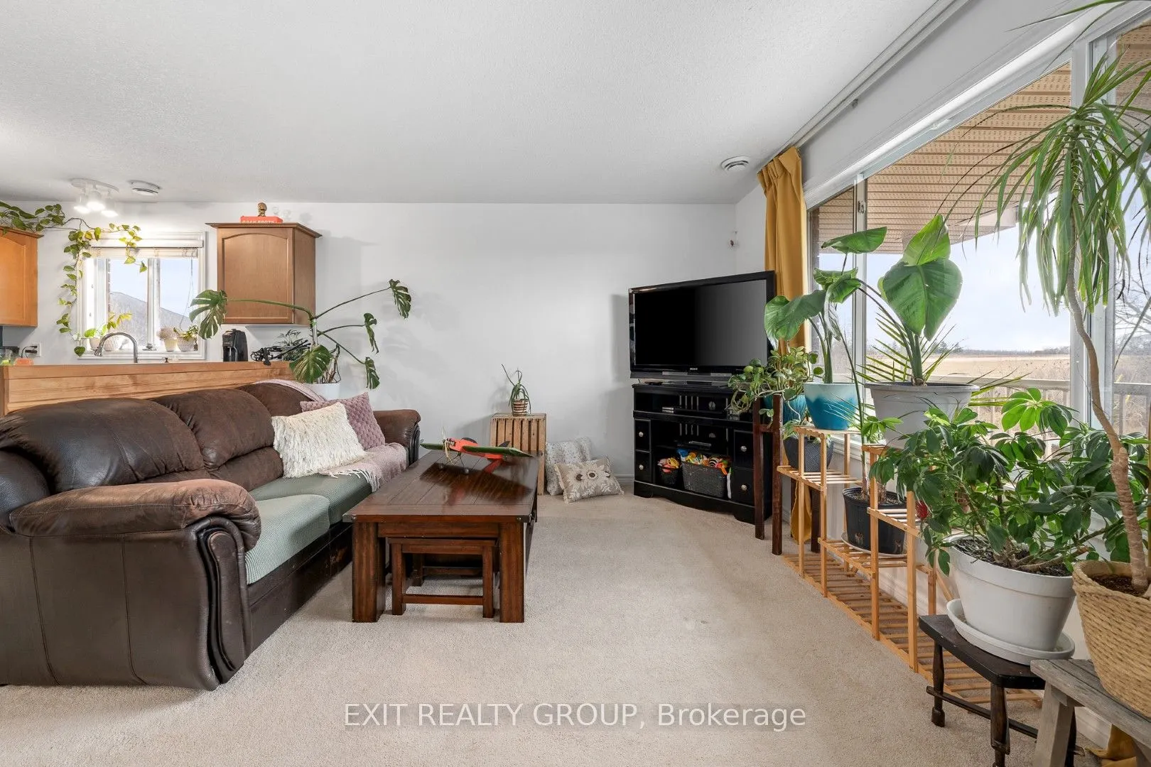37 Lakebreeze Court, ##3B
