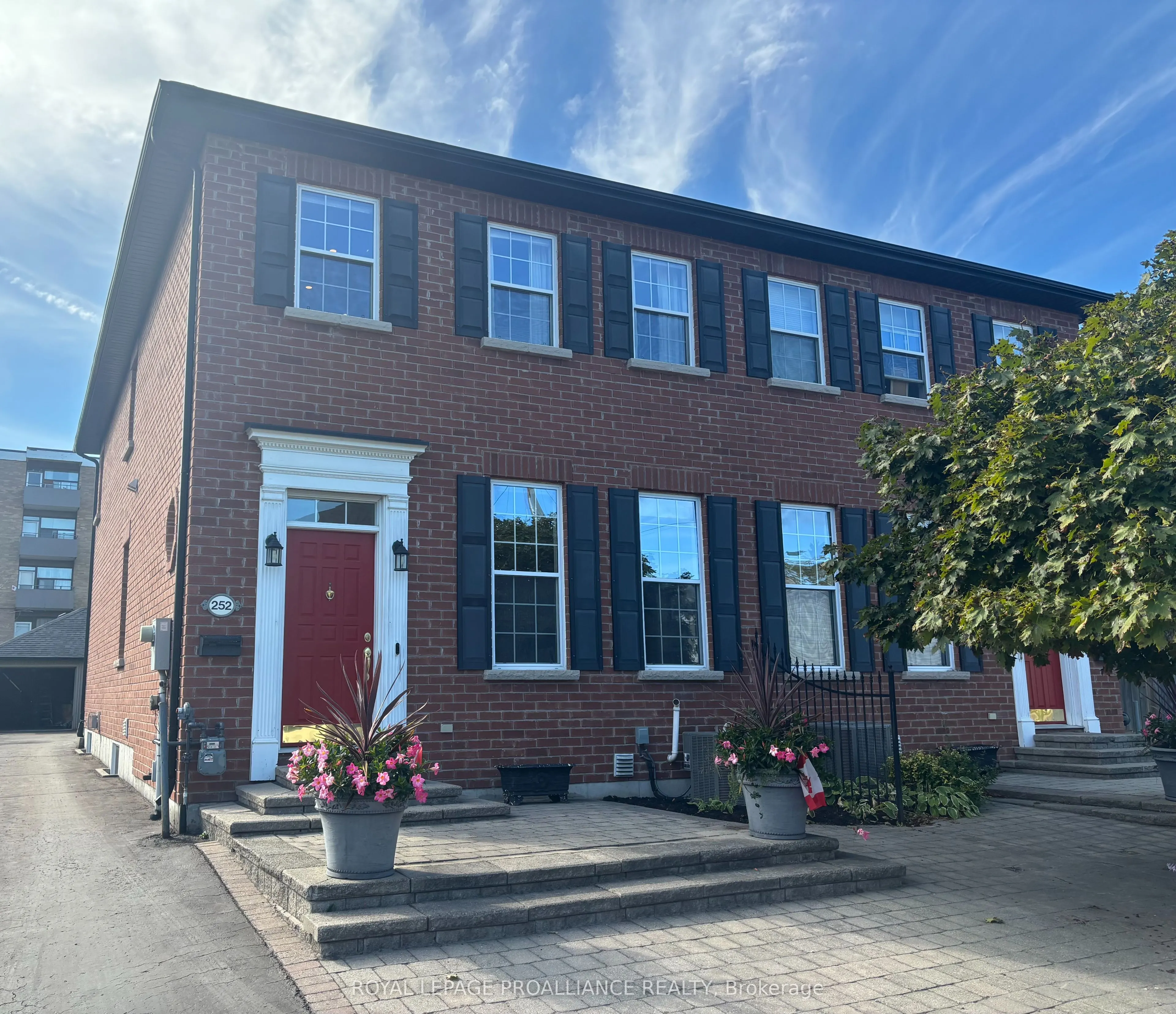 252 William Street