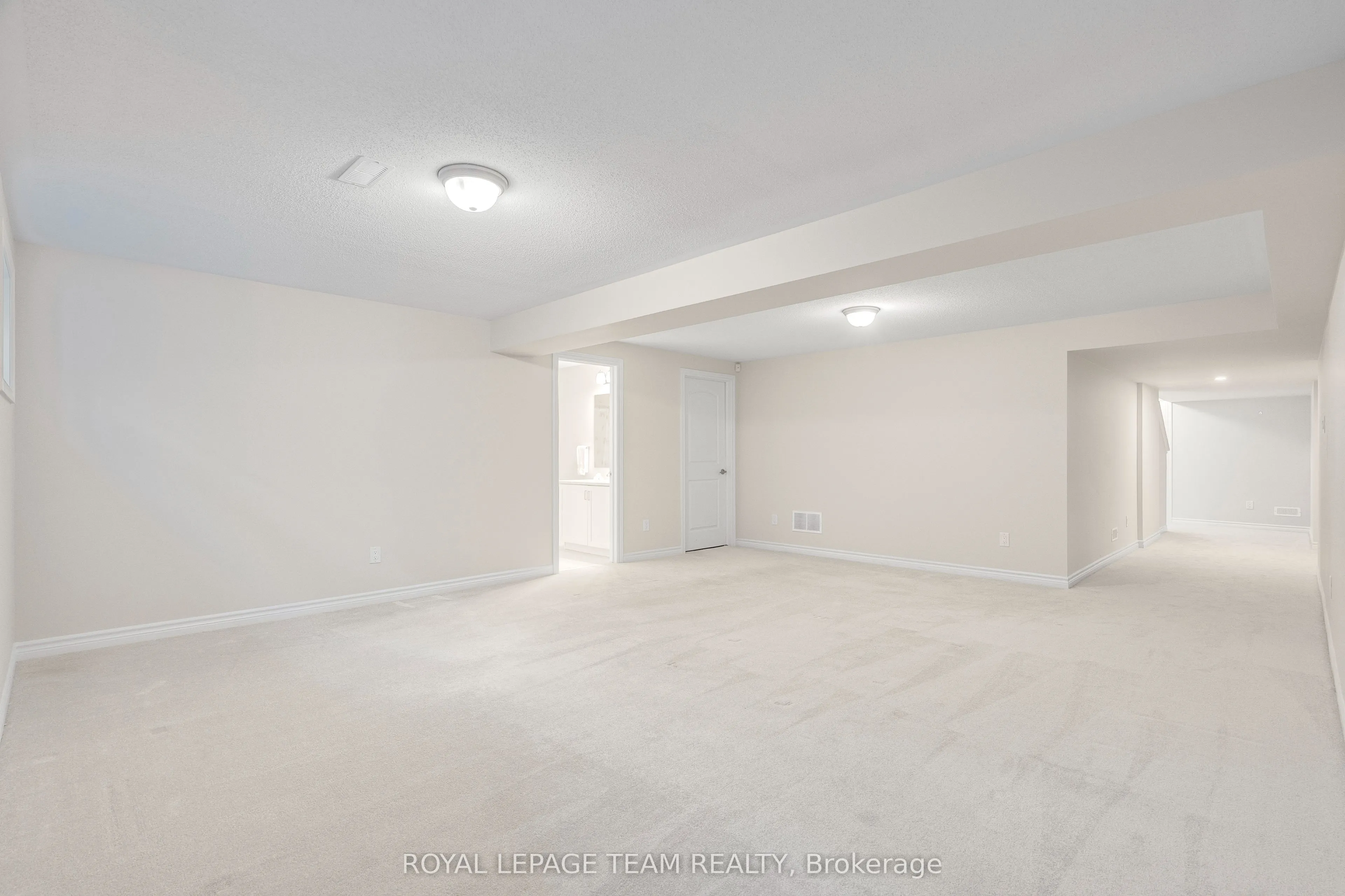 743 VENNECY Terrace