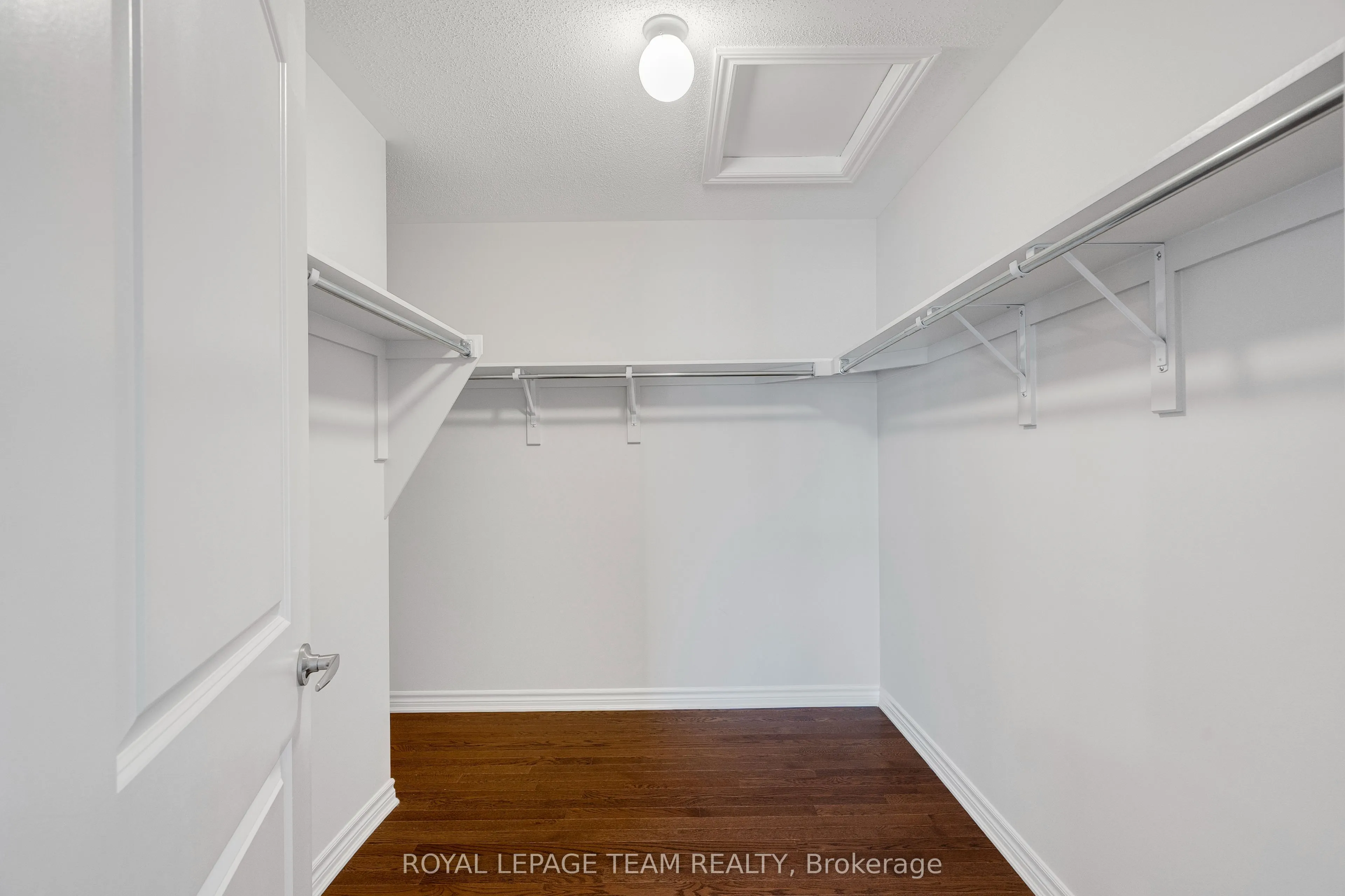 743 VENNECY Terrace