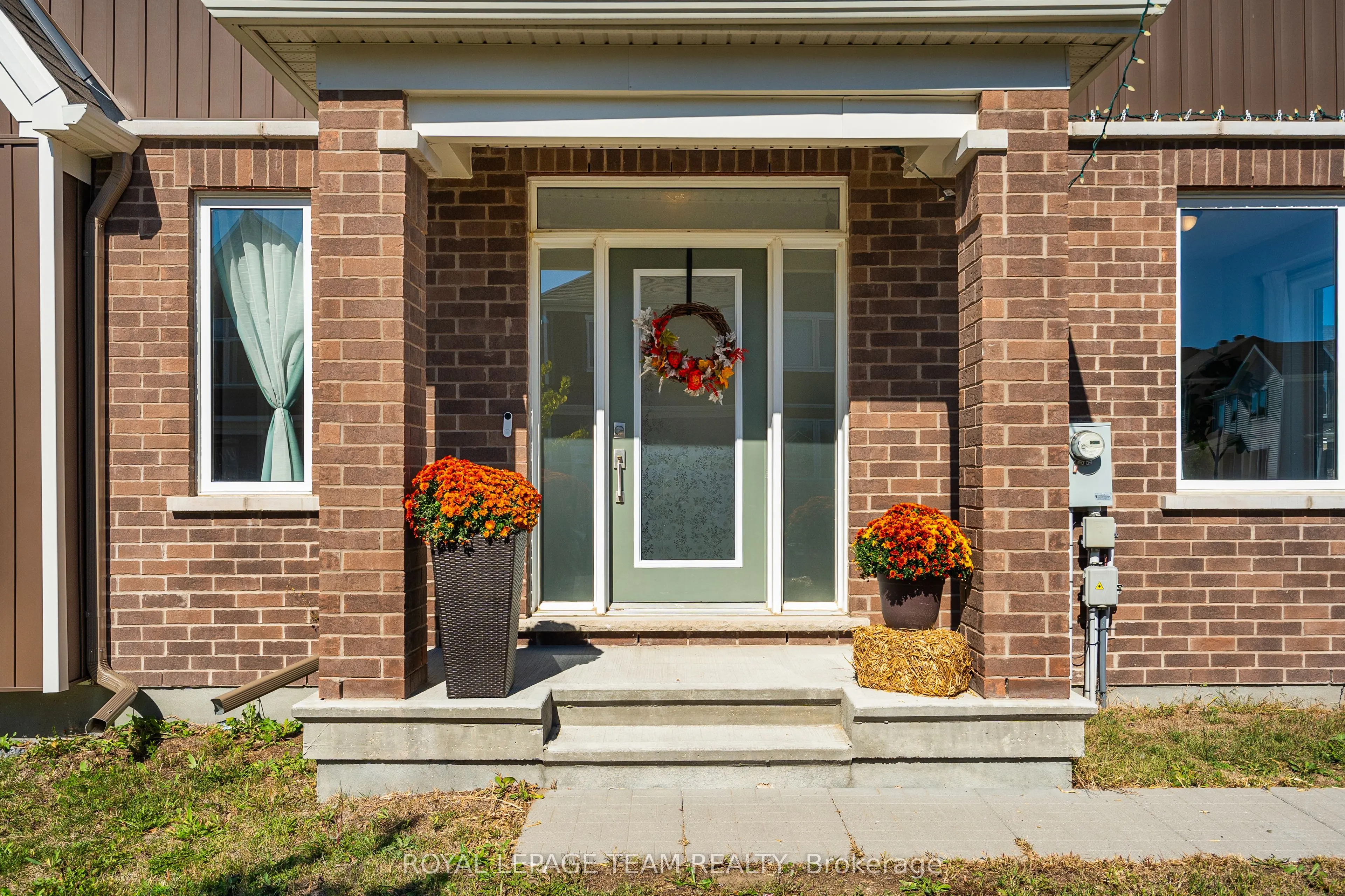 743 VENNECY Terrace