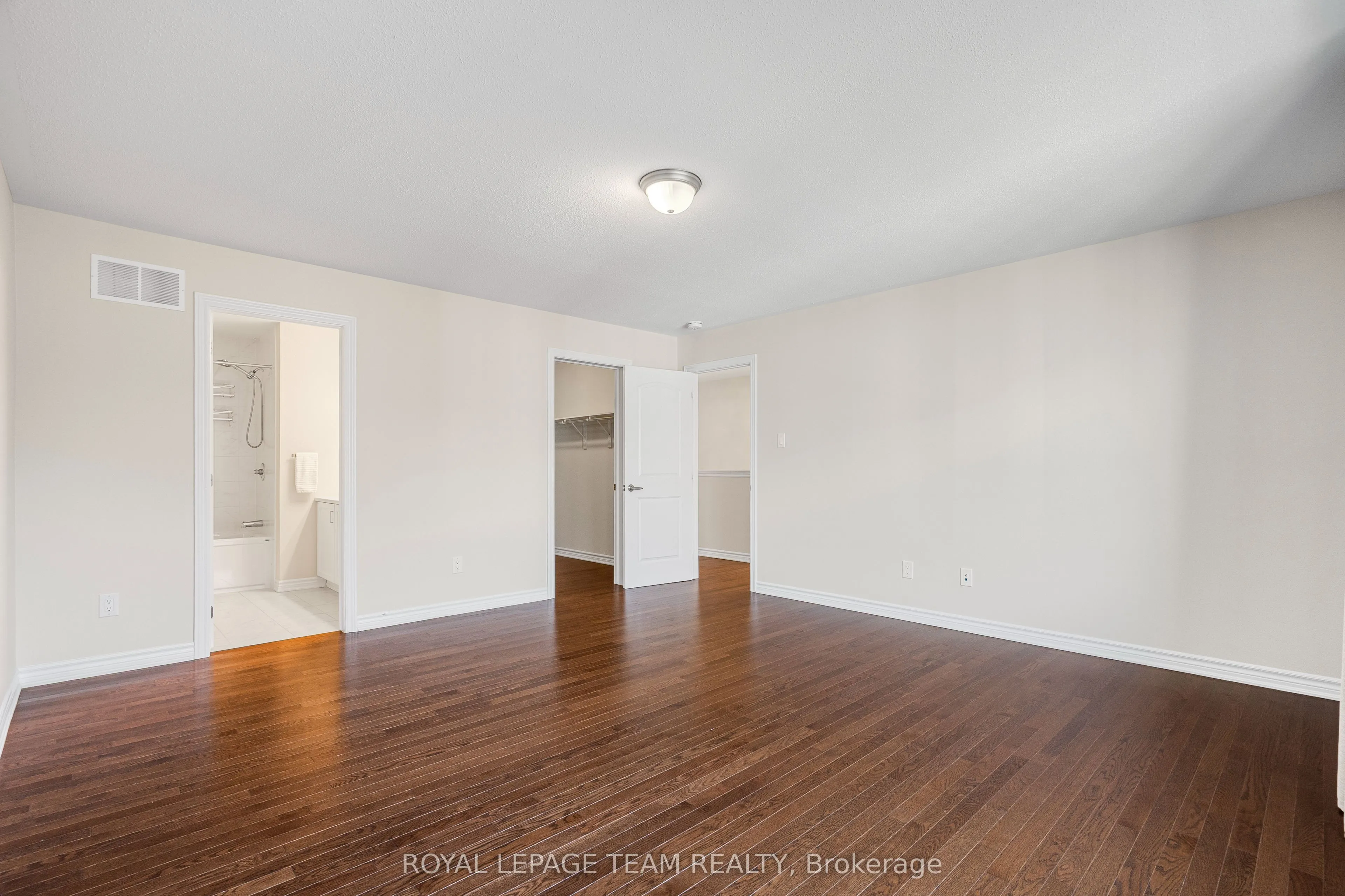 743 VENNECY Terrace