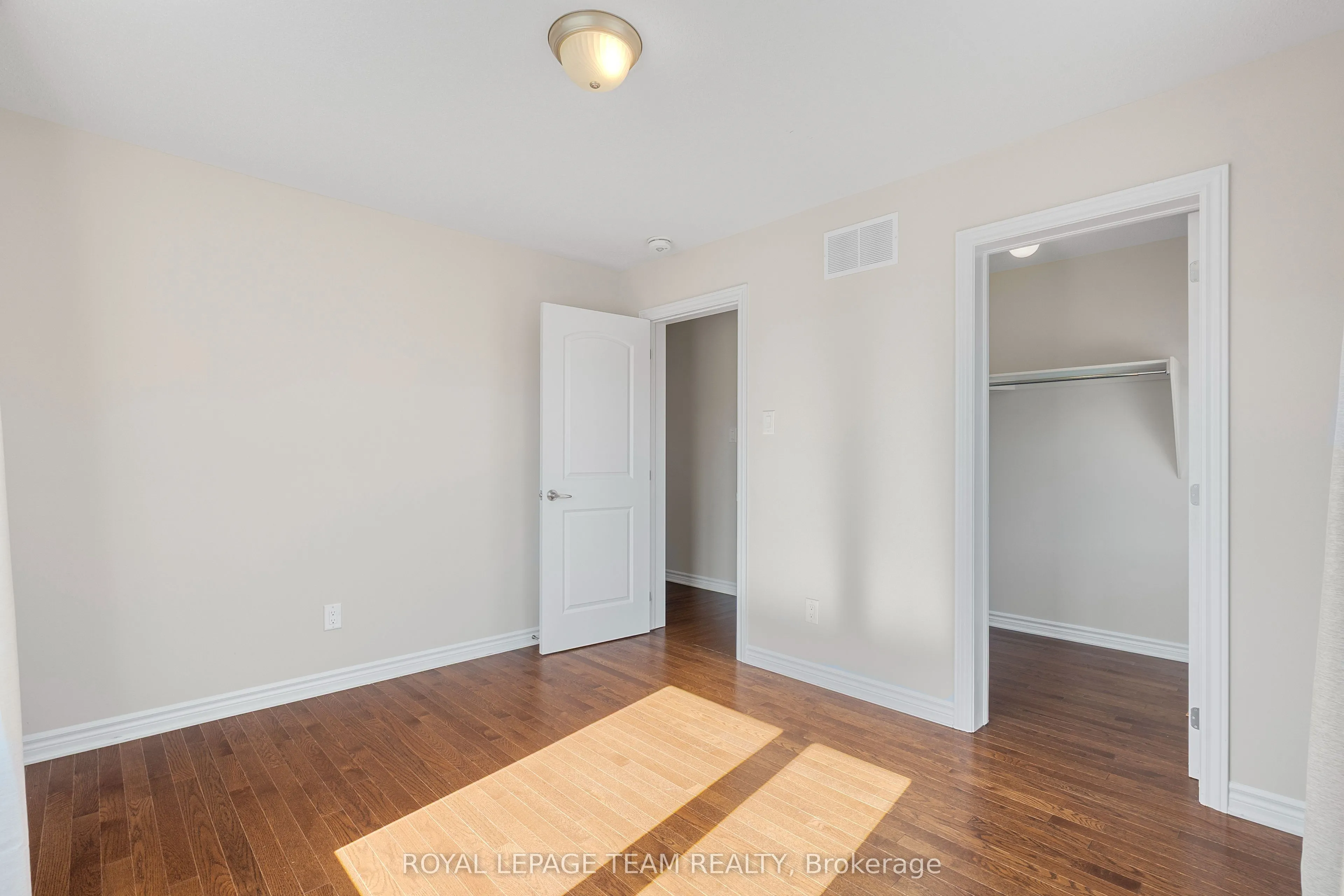 743 VENNECY Terrace