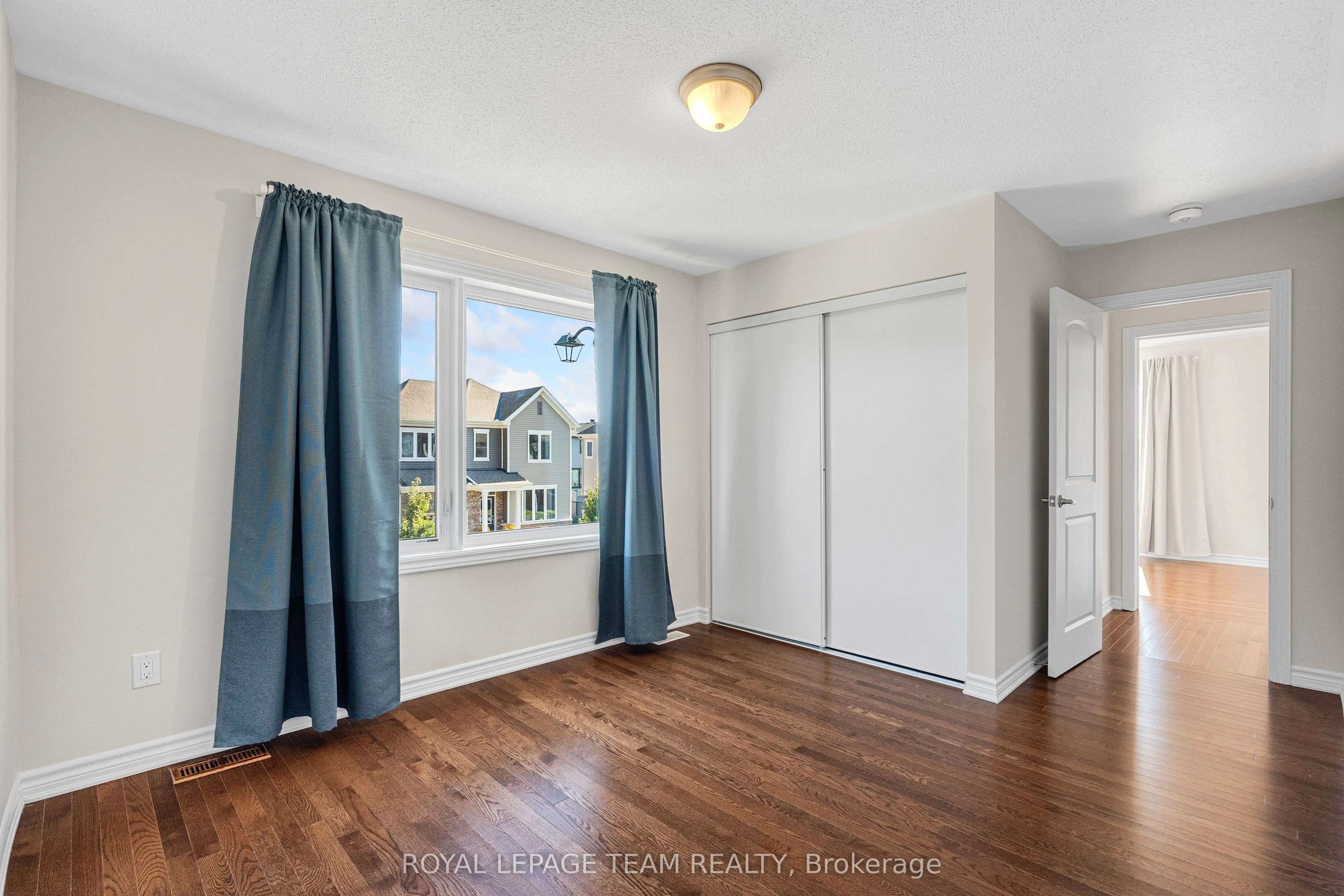 743 VENNECY Terrace