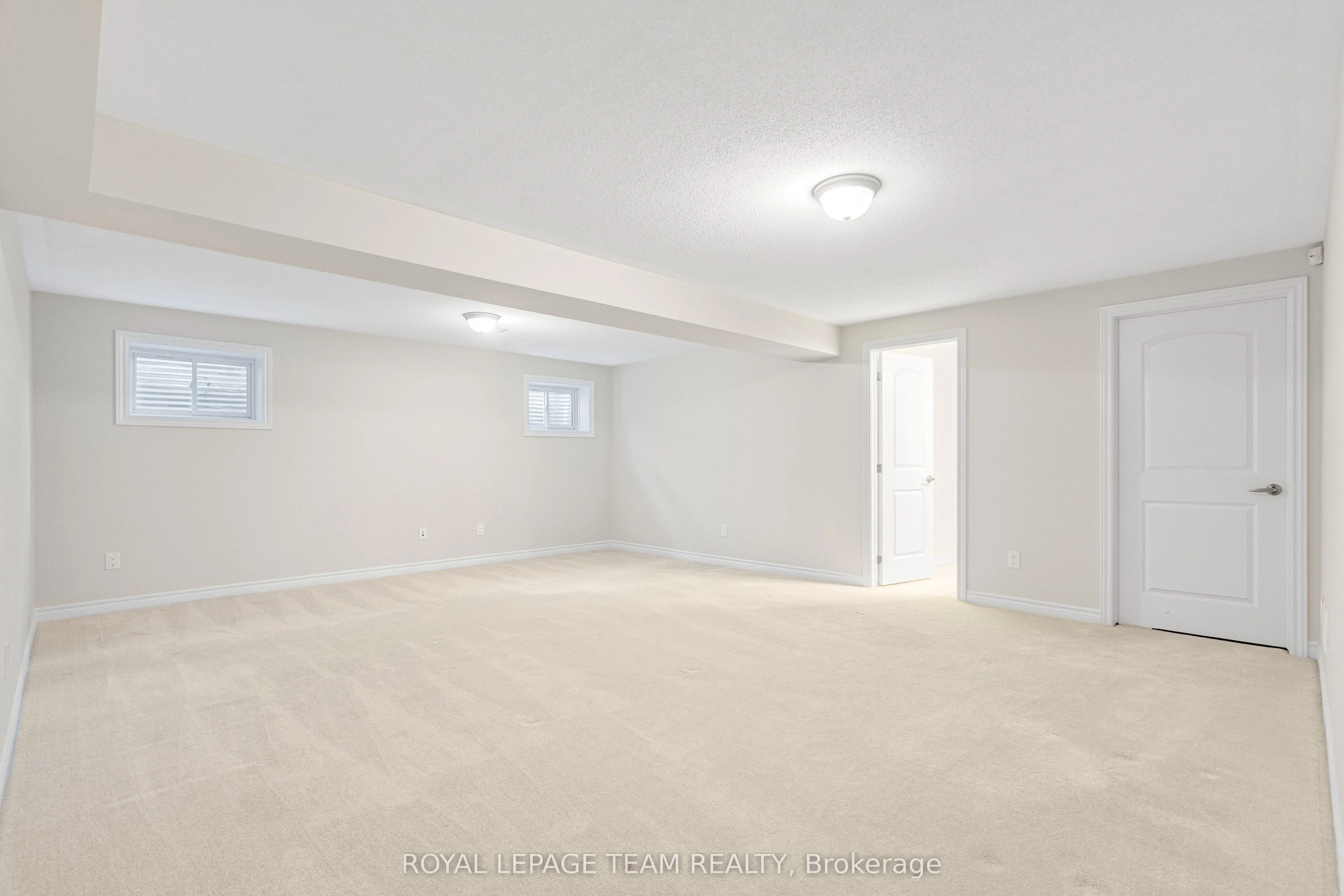 743 VENNECY Terrace