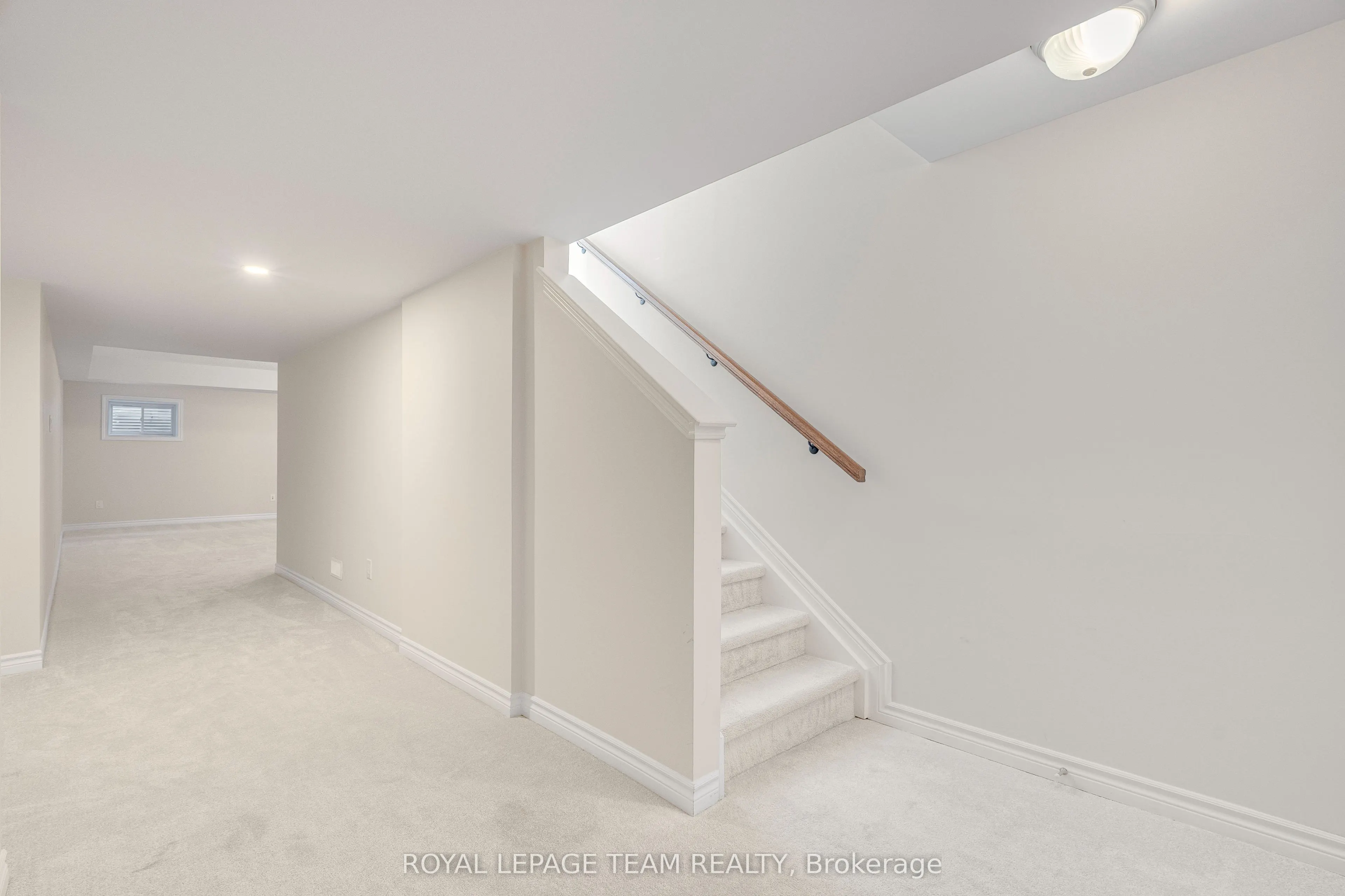 743 VENNECY Terrace