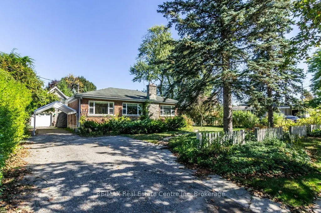 11 Riverview Drive
