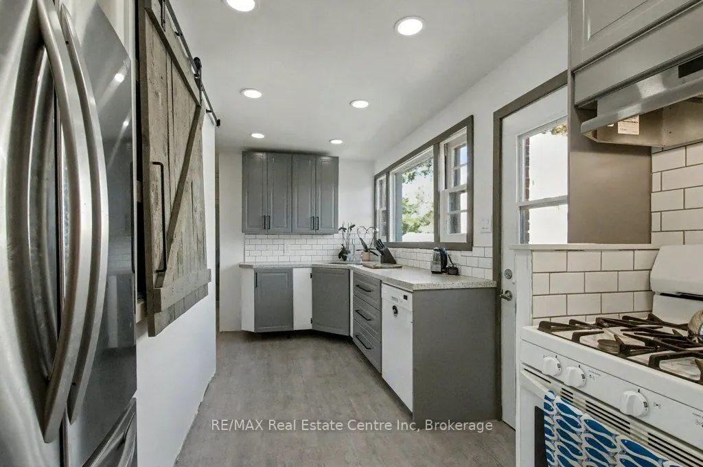 11 Riverview Drive