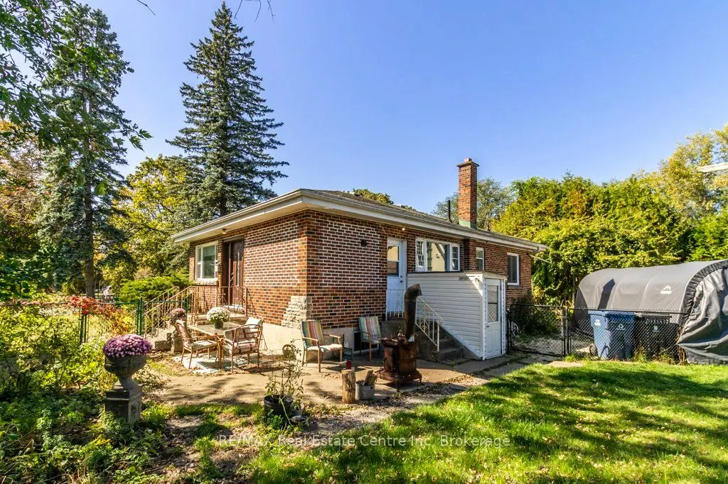 11 Riverview Drive