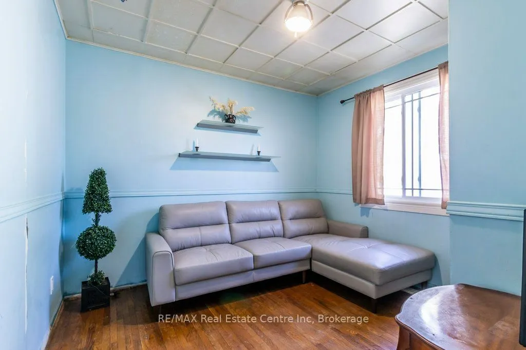 11 Riverview Drive