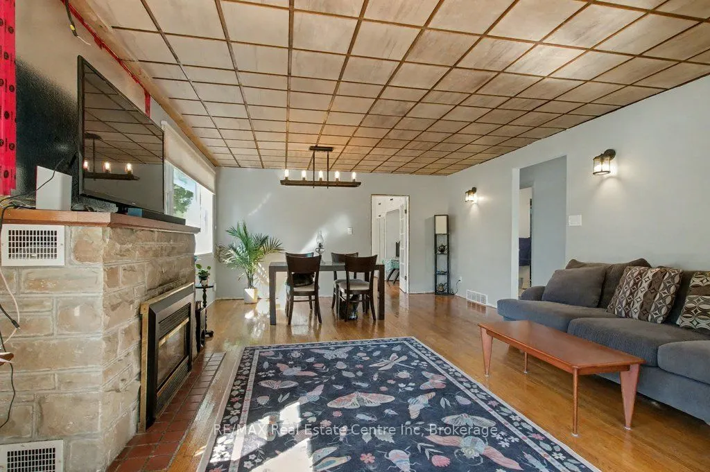 11 Riverview Drive