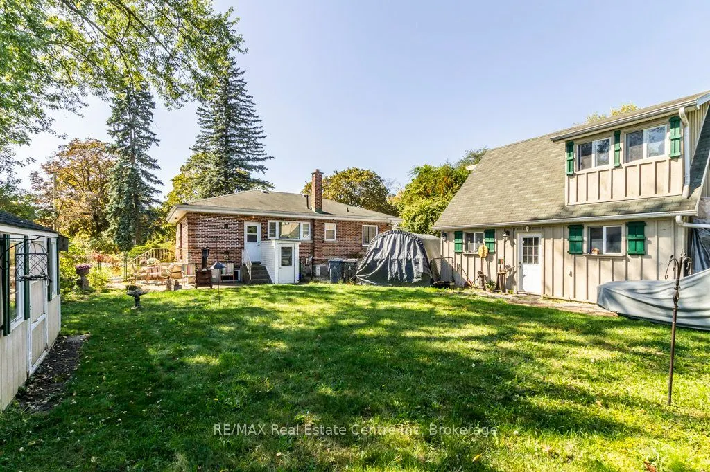 11 Riverview Drive