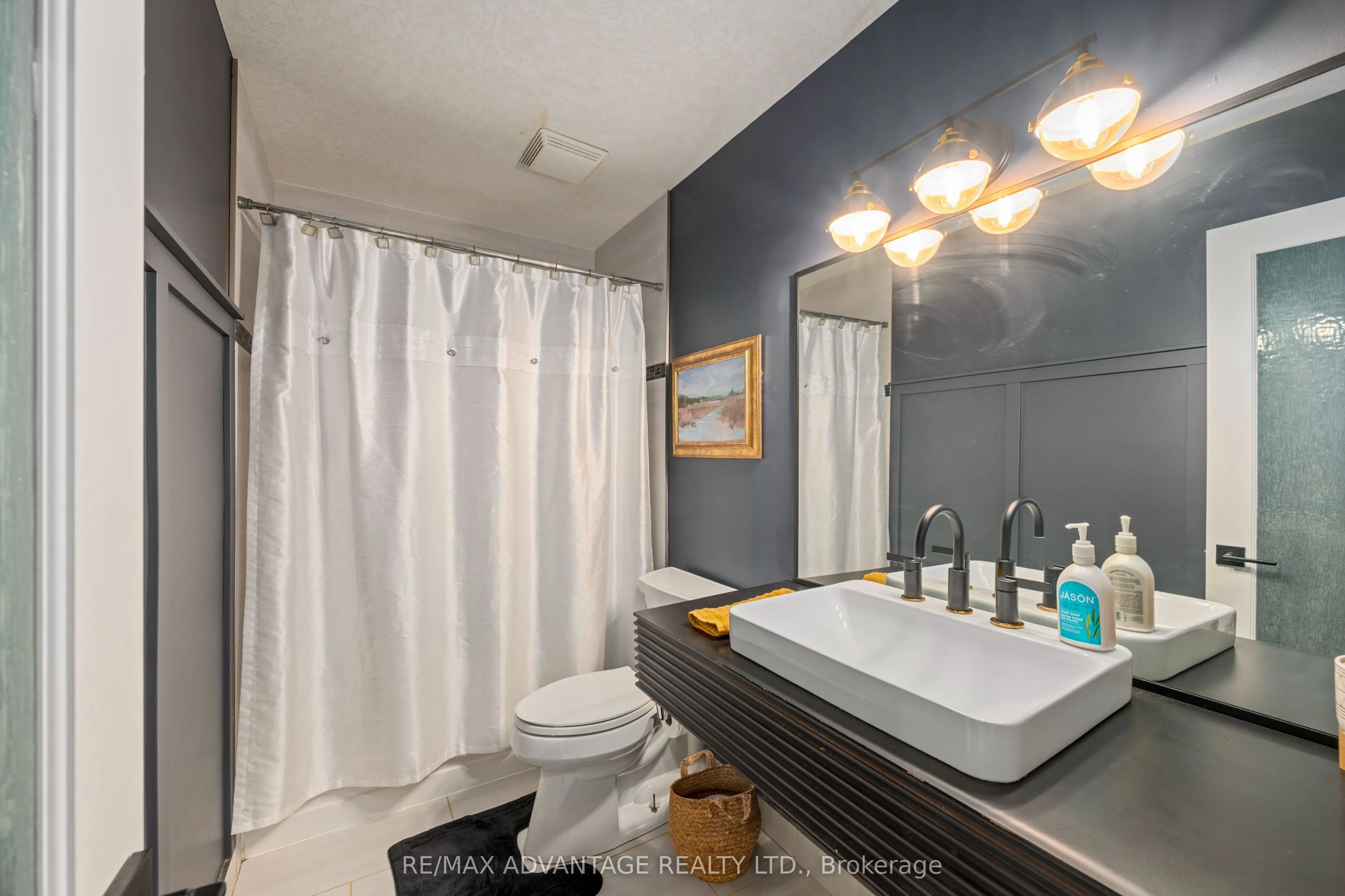 126 Mountainview Crescent