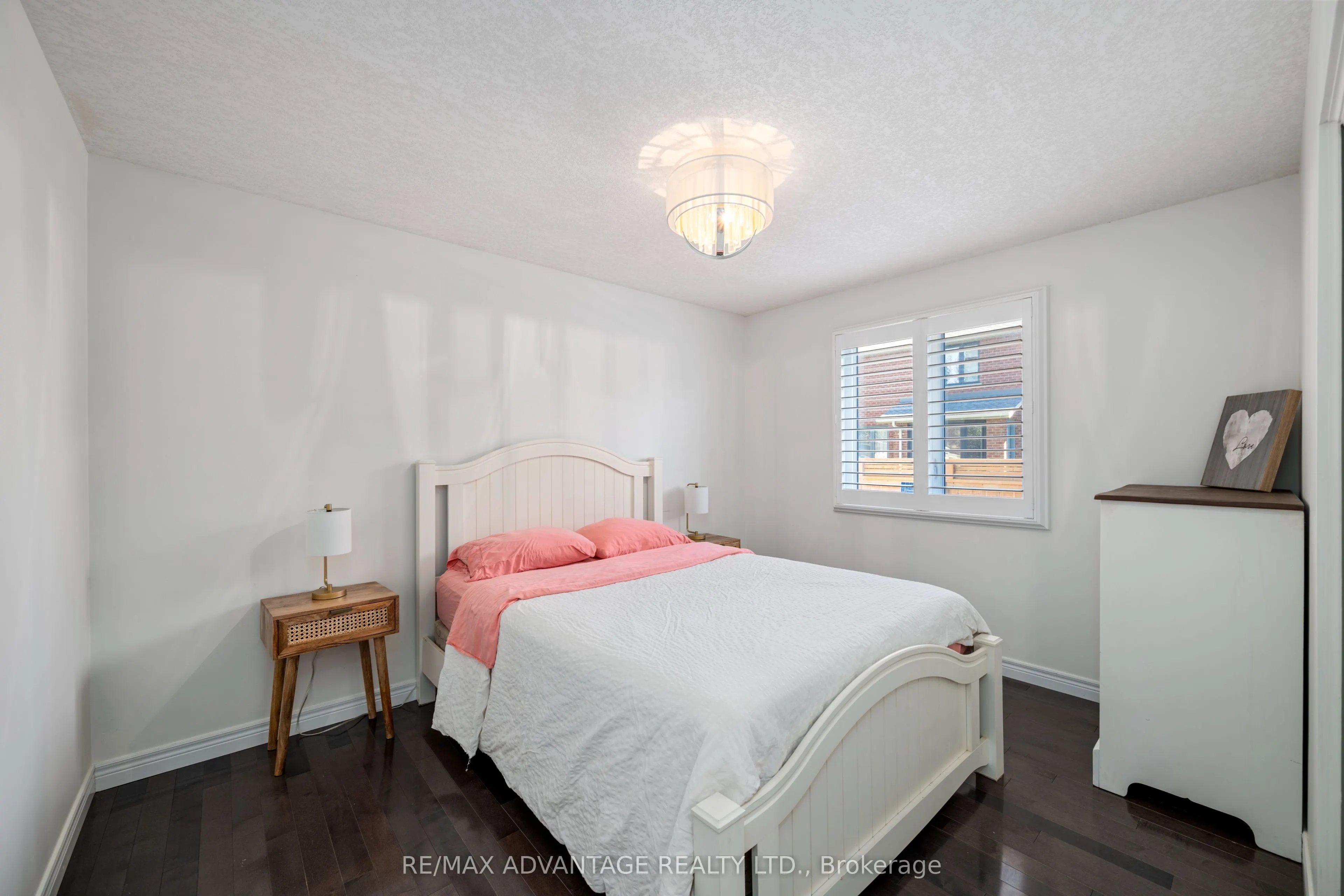 126 Mountainview Crescent