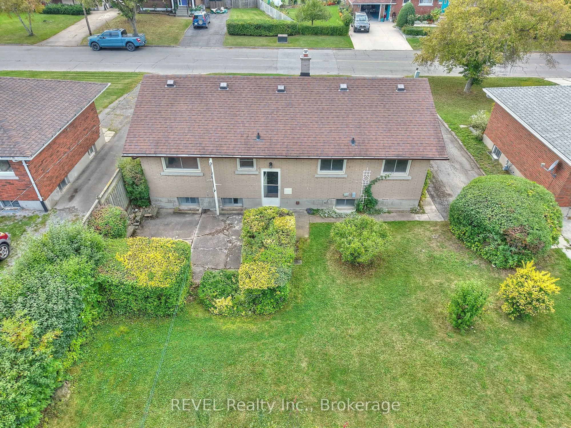 8580 Champlain Drive