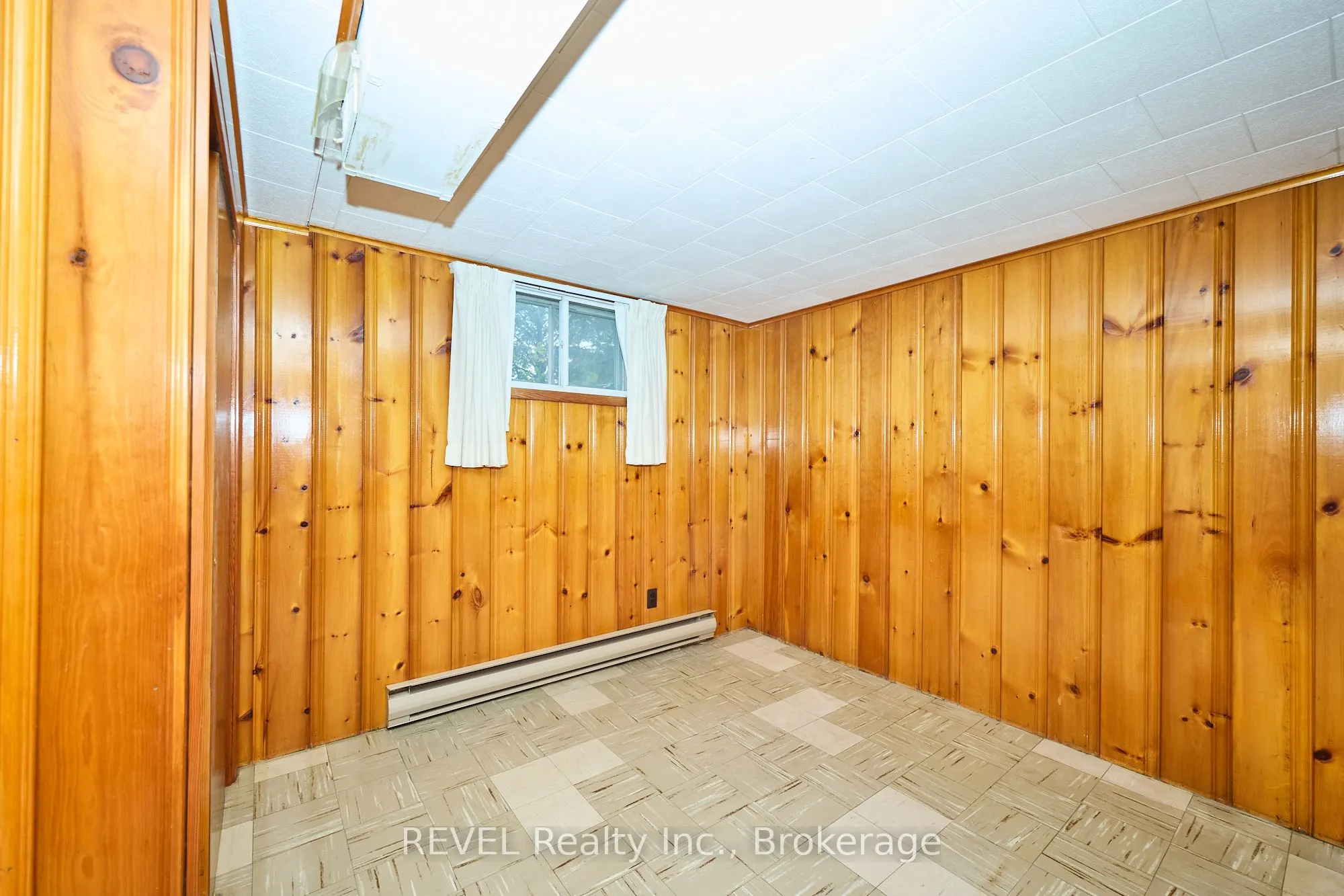 8580 Champlain Drive