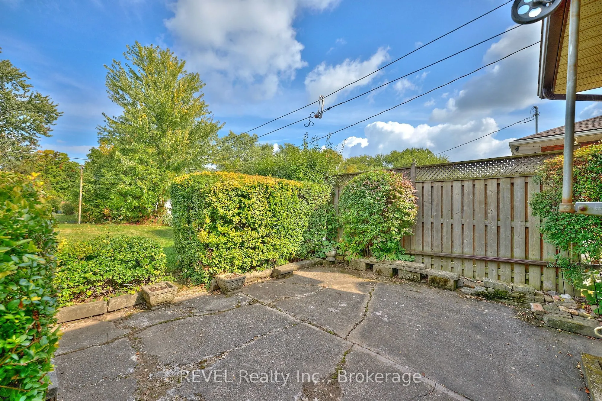 8580 Champlain Drive