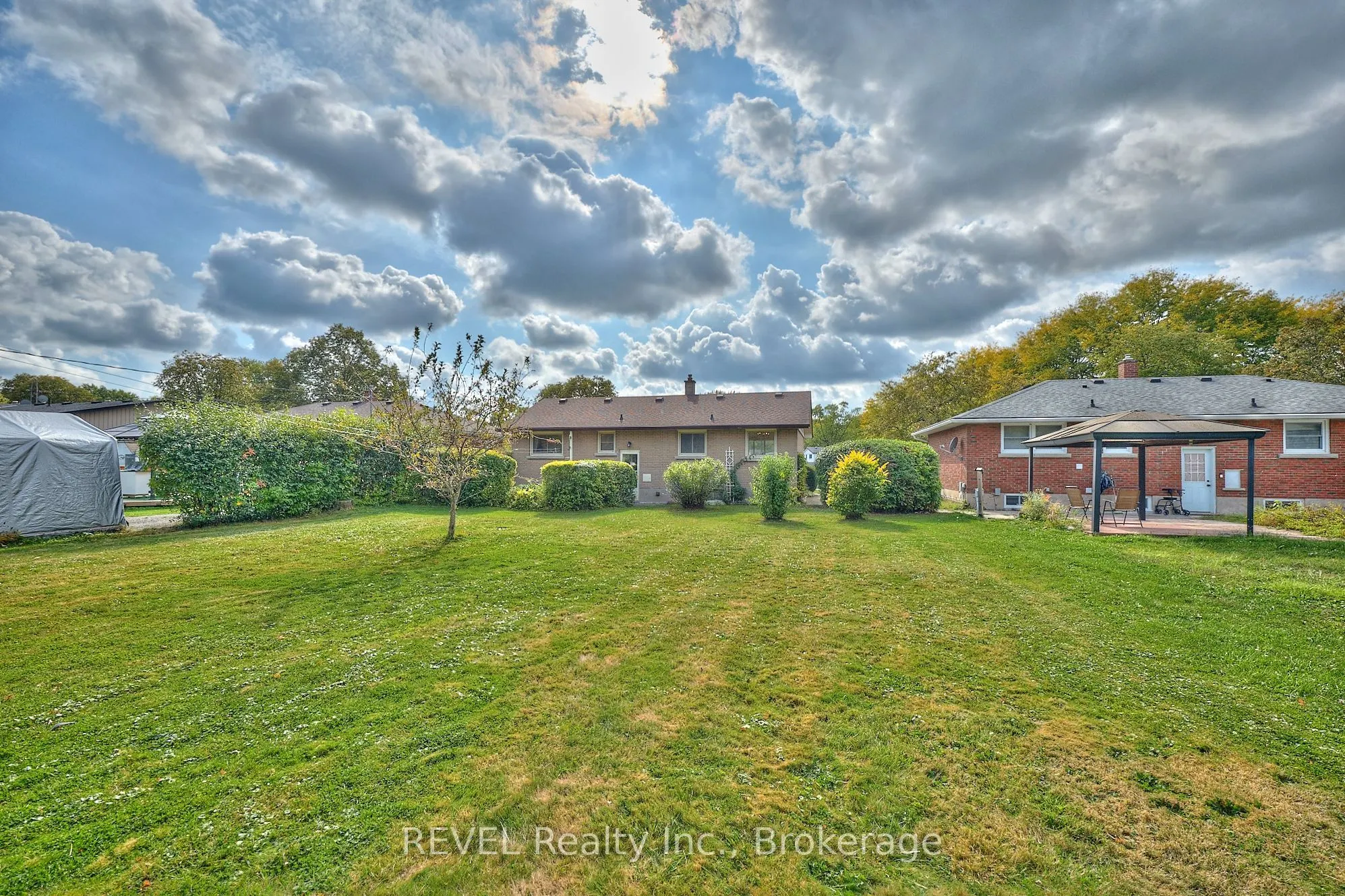 8580 Champlain Drive