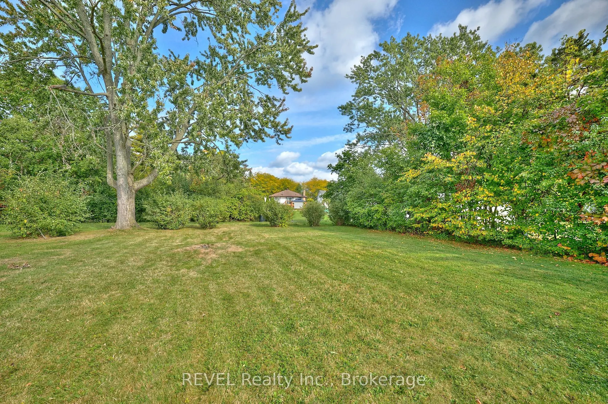 8580 Champlain Drive