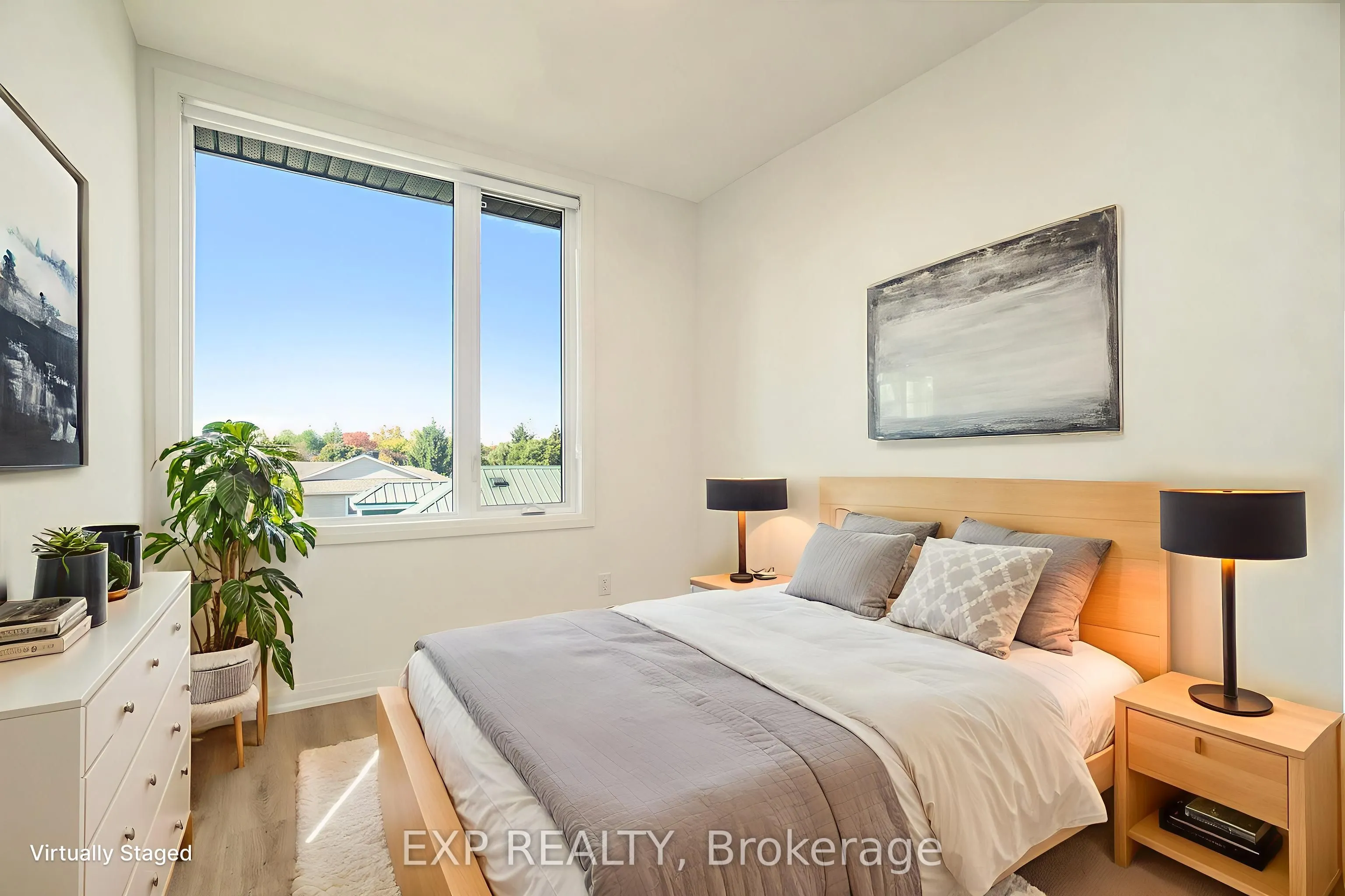 251 Castor Street, #8
