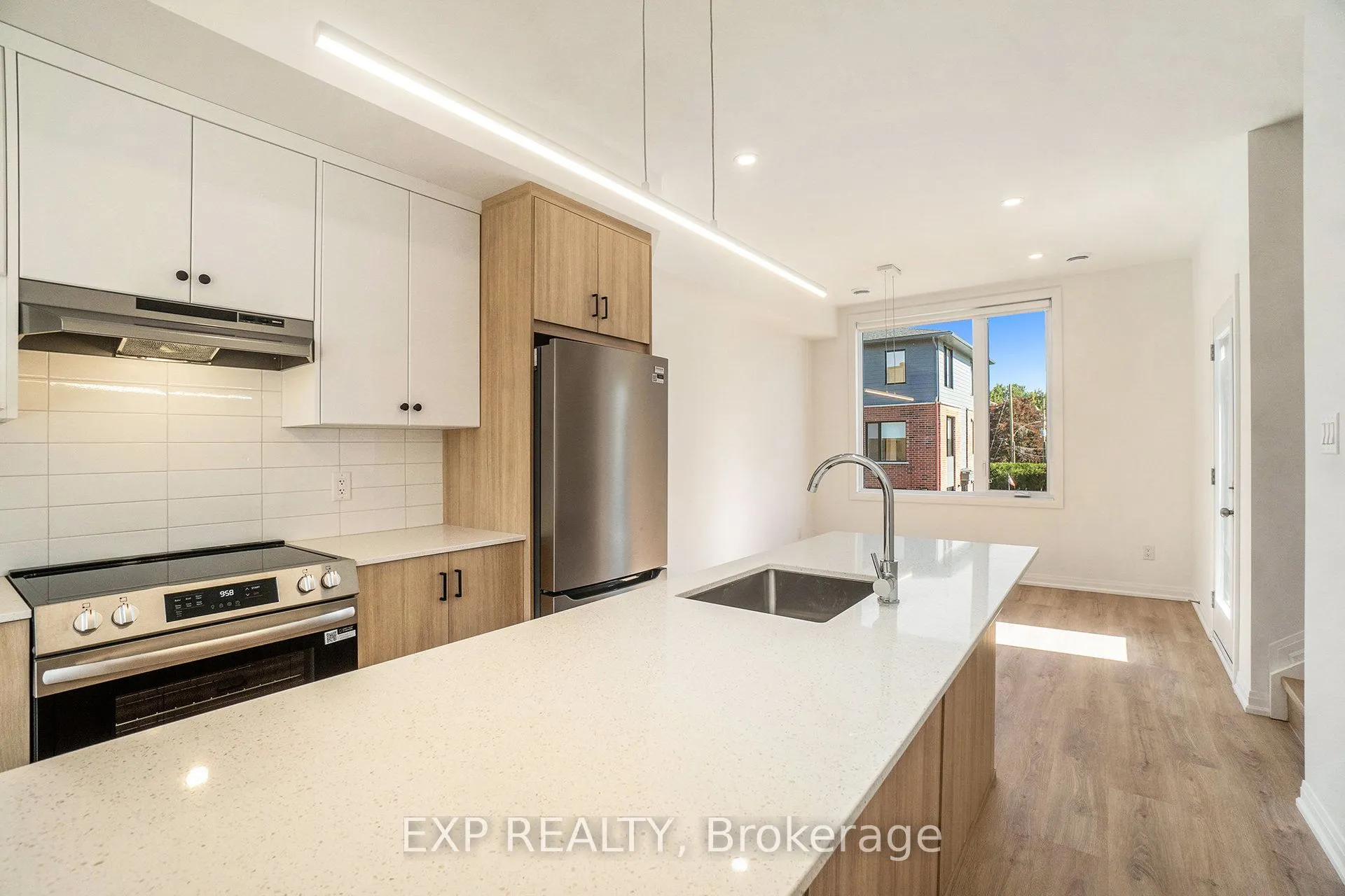 251 Castor Street, #8