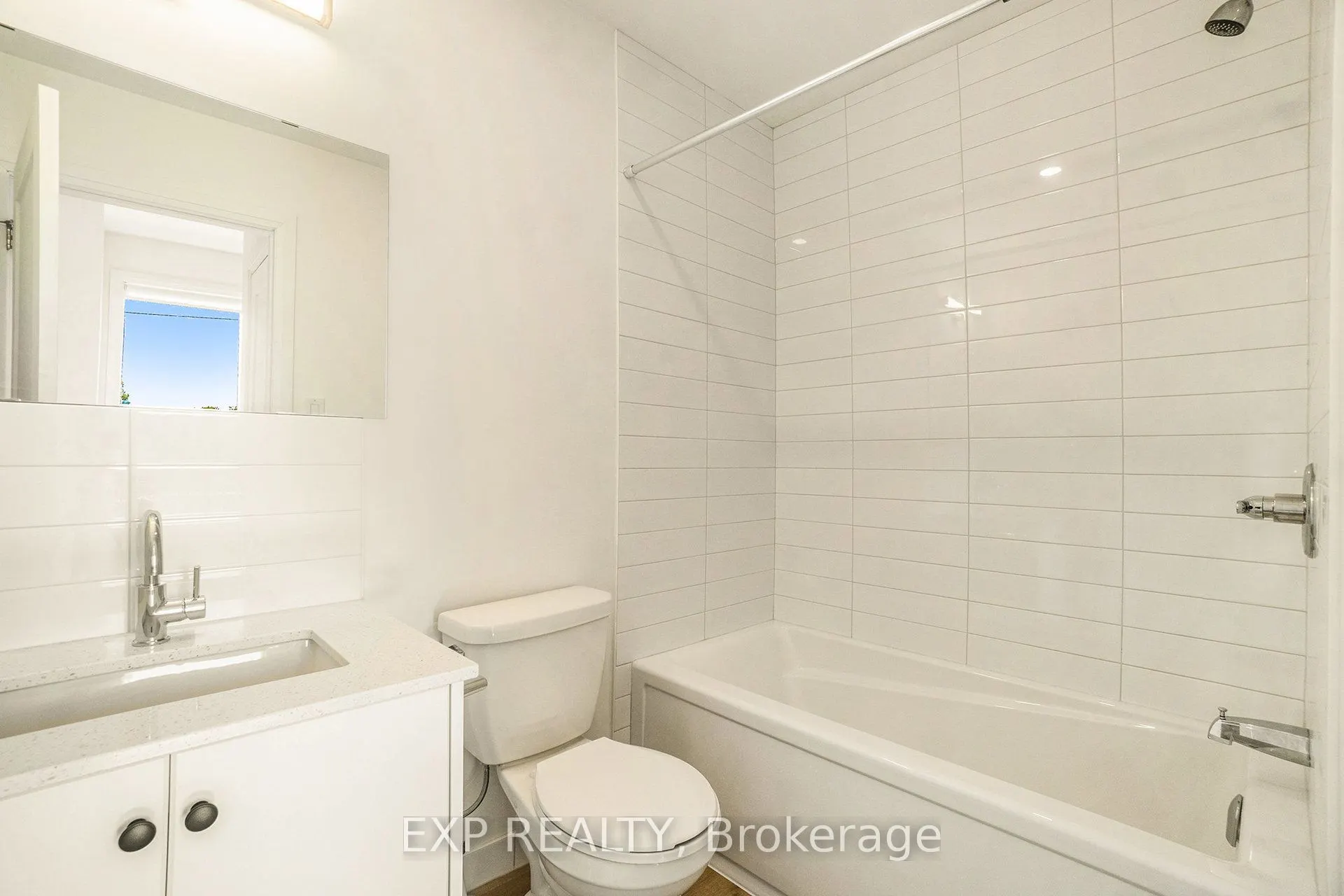 251 Castor Street, #8