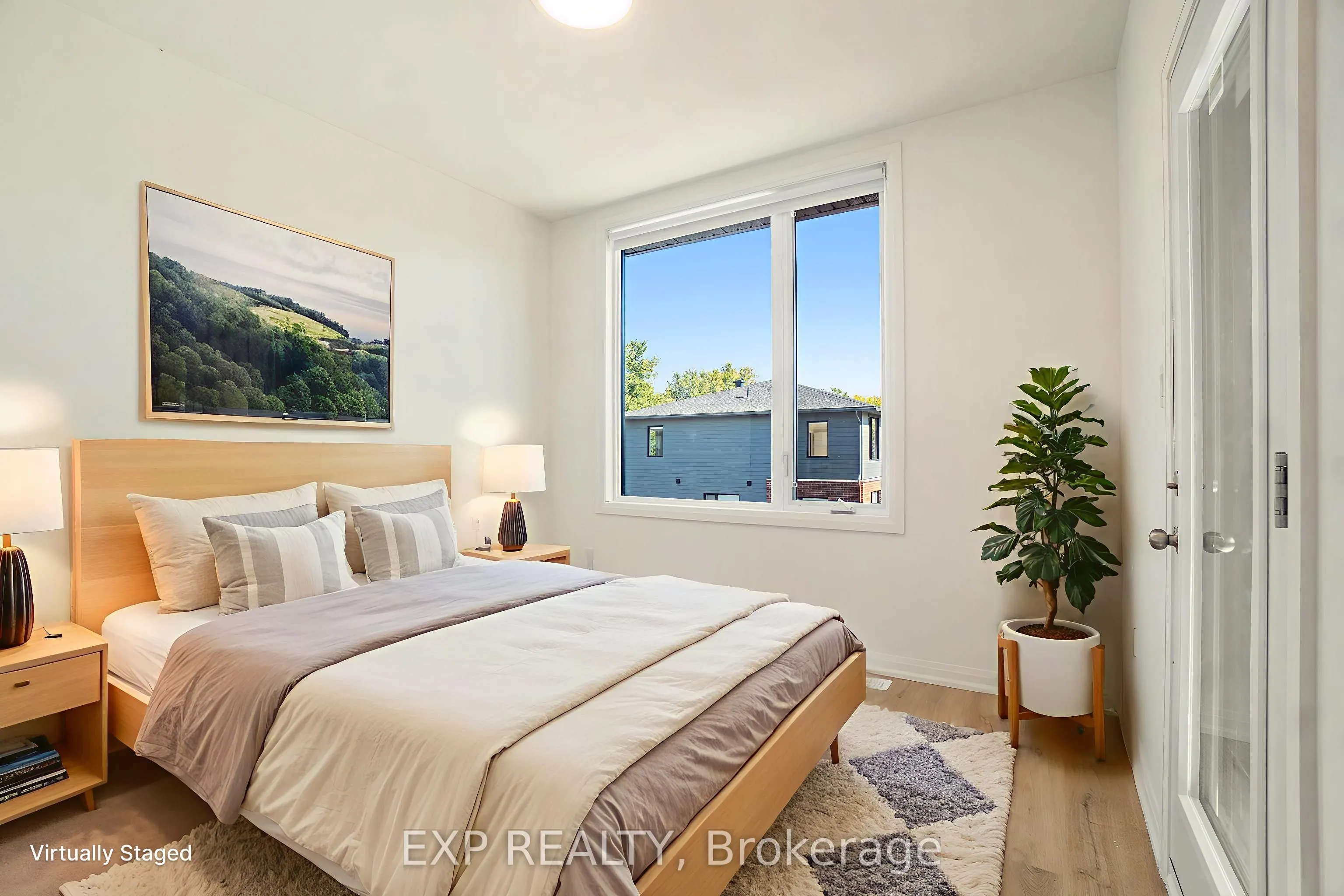 251 Castor Street, #8