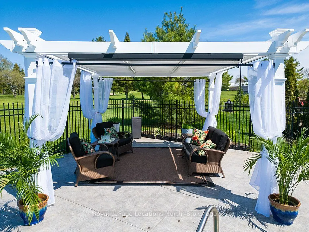 37 GRAYVIEW Drive
