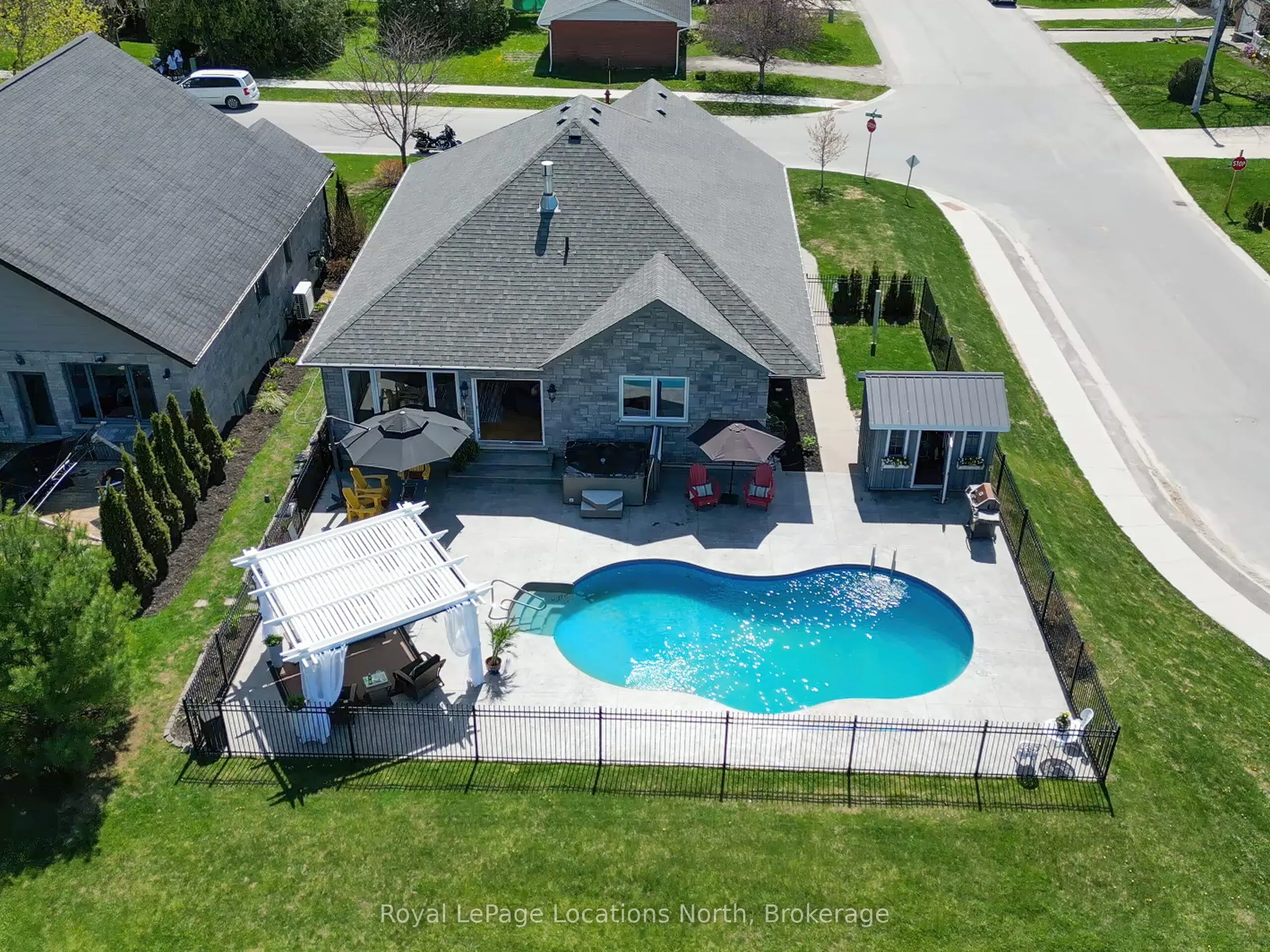 37 GRAYVIEW Drive