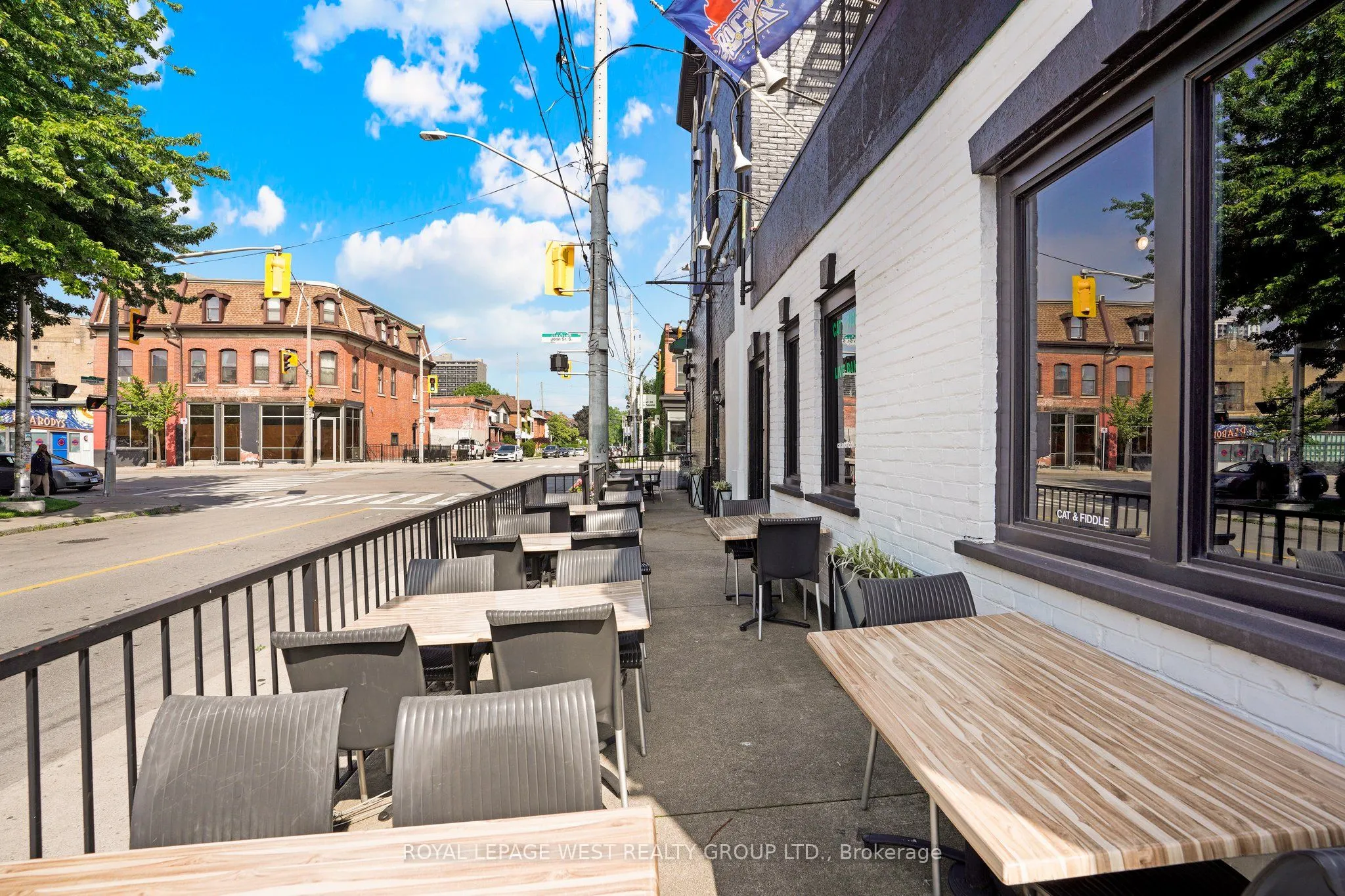 174 John Street S