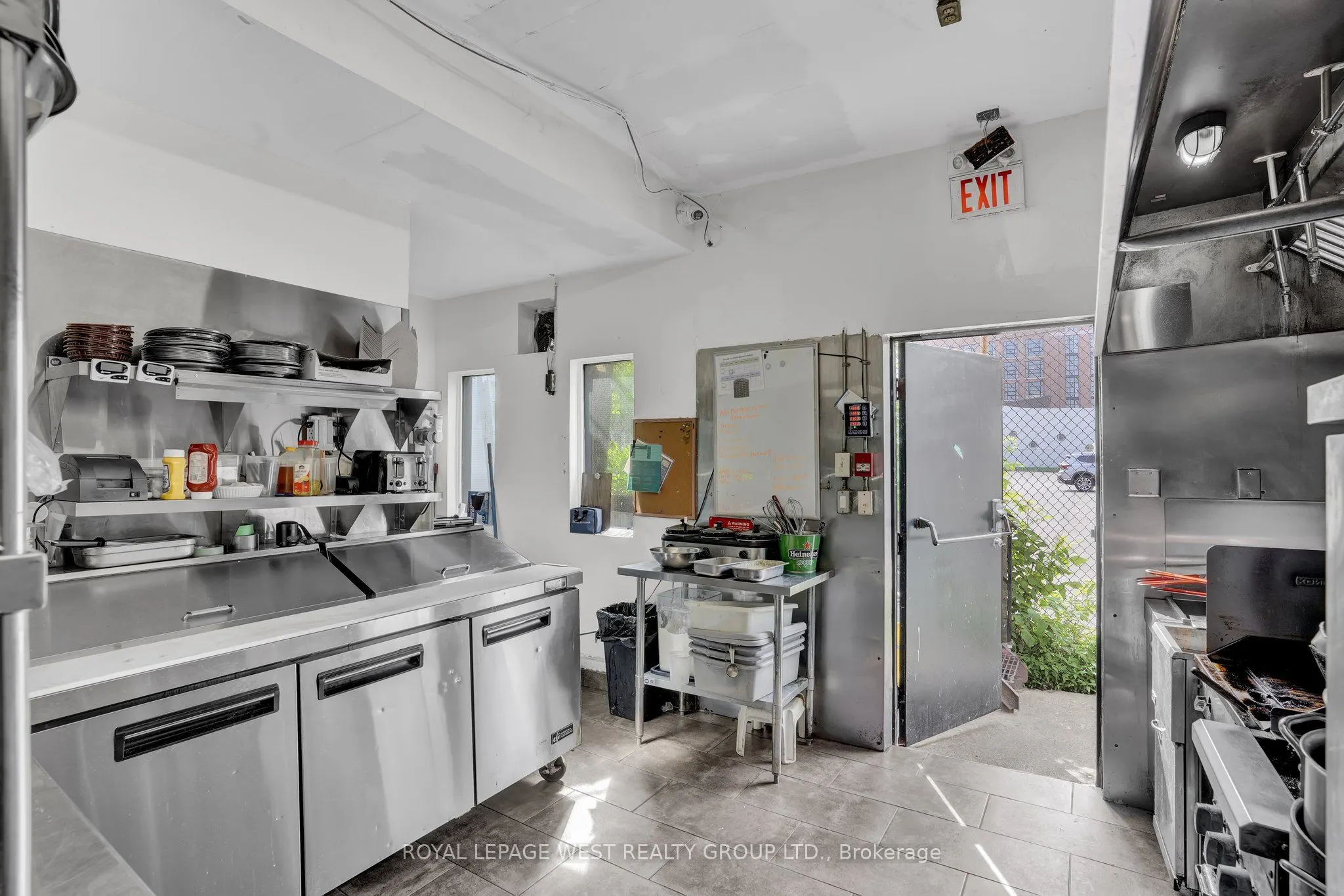 174 John Street S