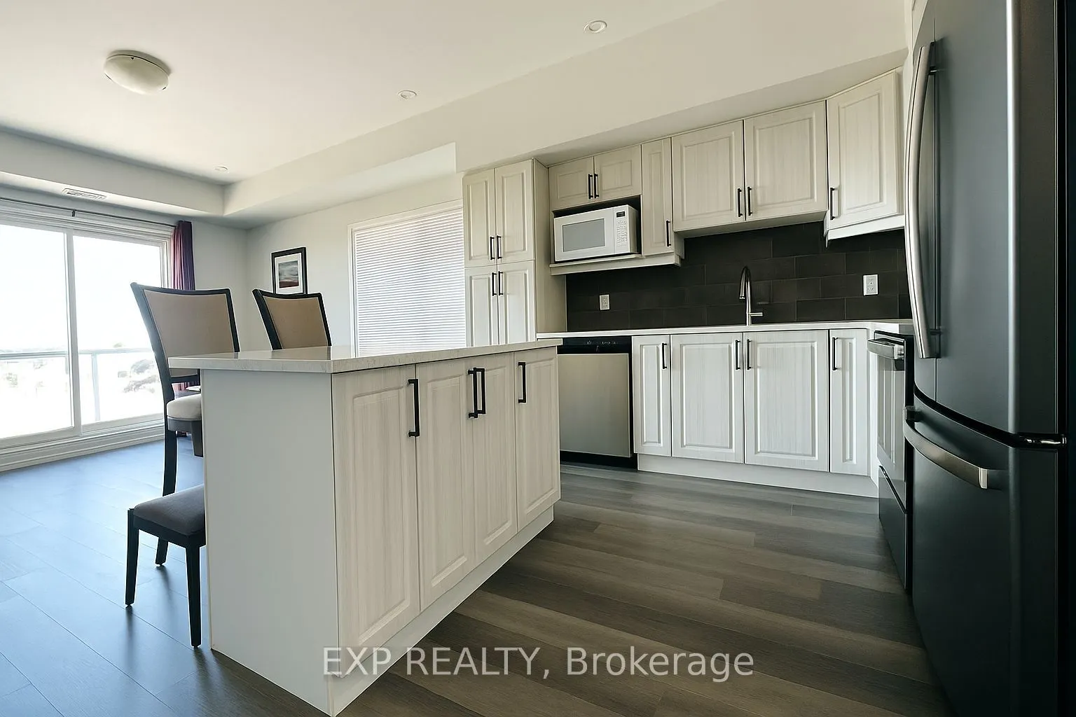 721 FRANKLIN Boulevard, #201
