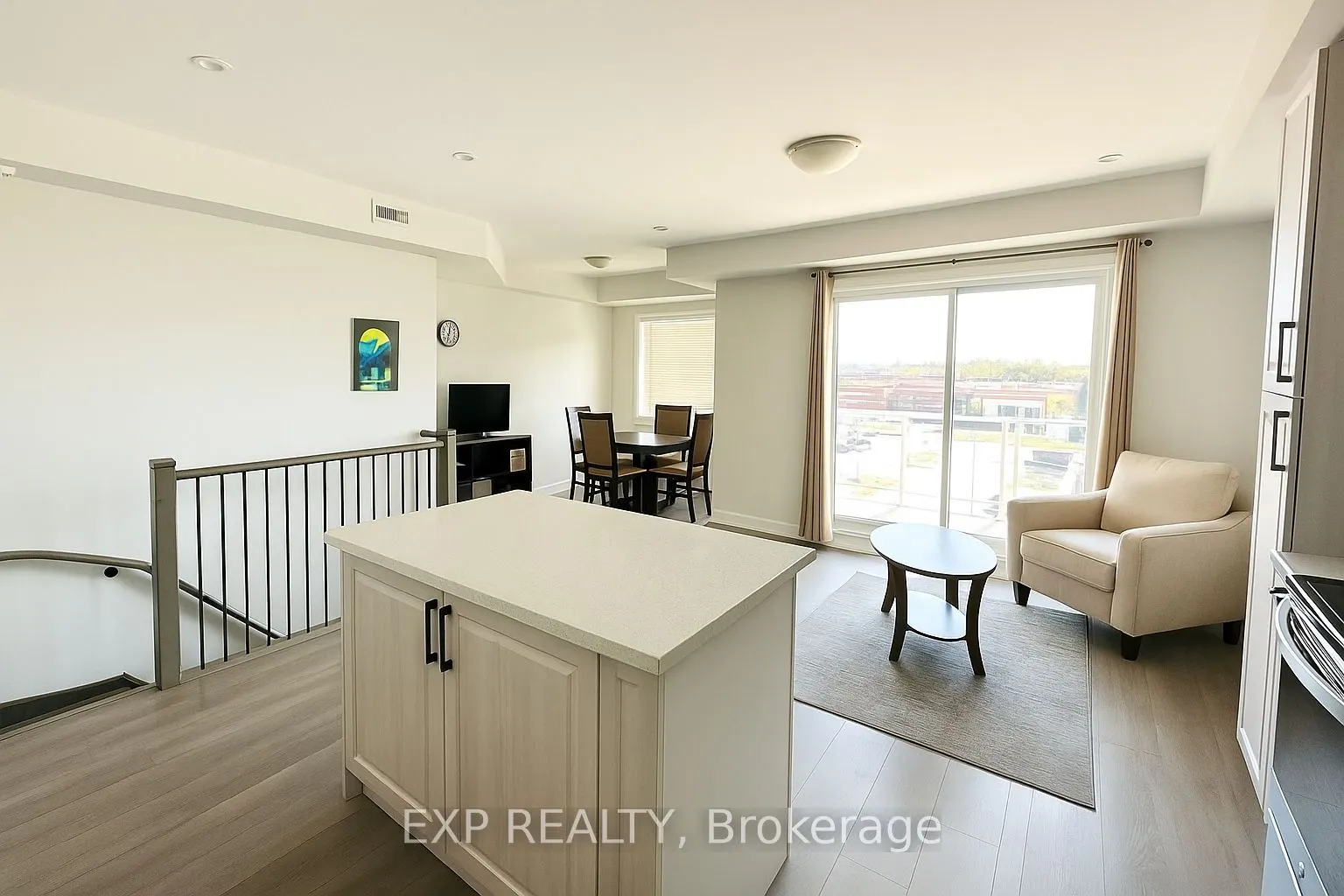 721 FRANKLIN Boulevard, #201