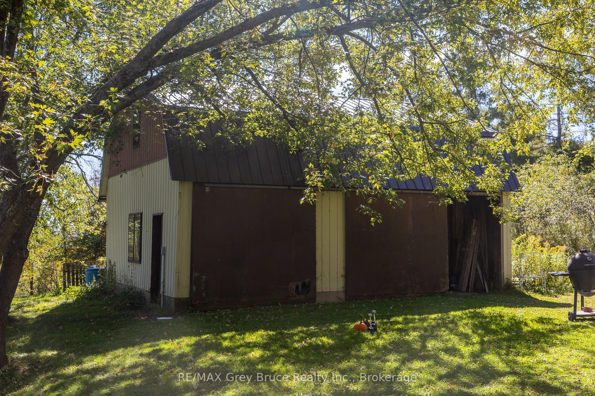 138558 Grey Rd 112 N