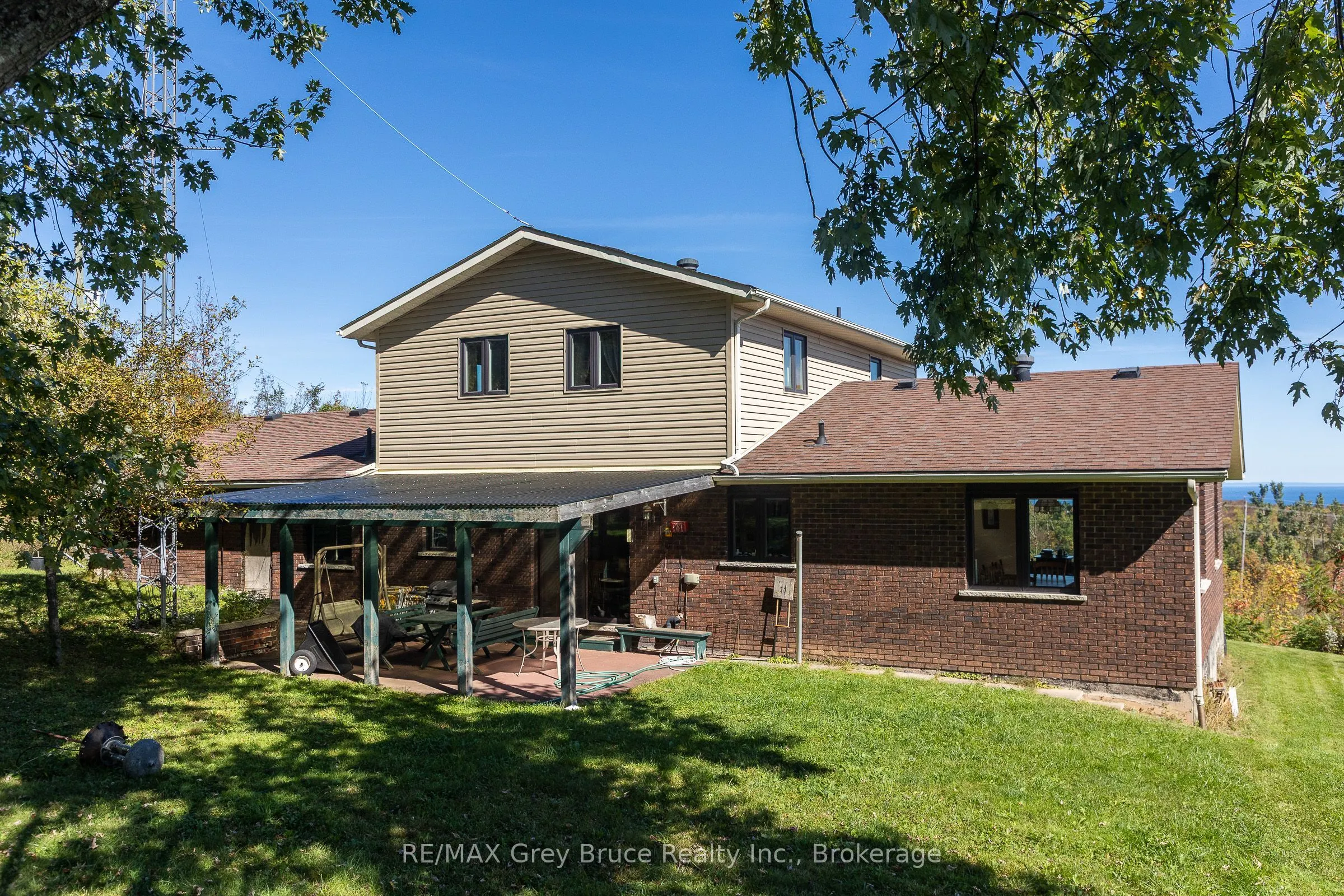 138558 Grey Rd 112 N